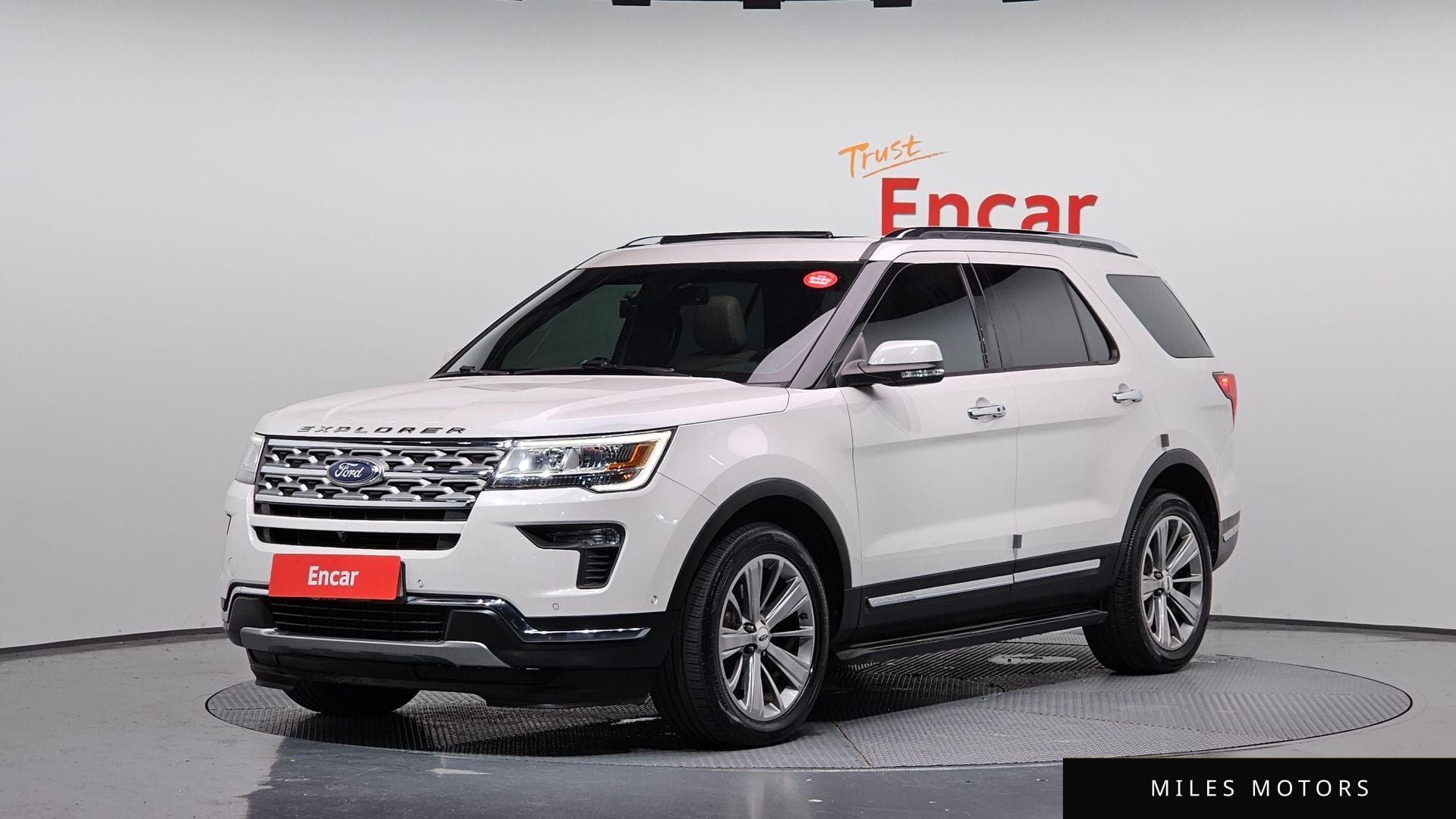 Ford Explorer 2018 — фото 1 из 12