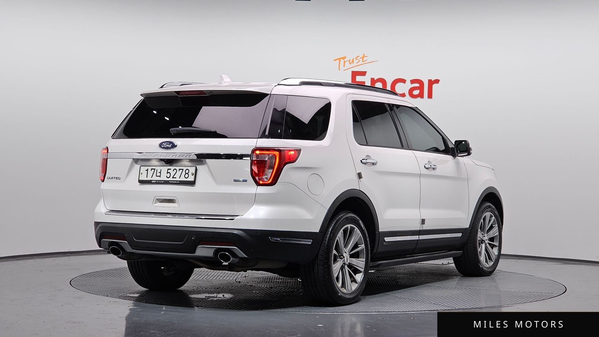Ford Explorer 2018 — миниатюра 2