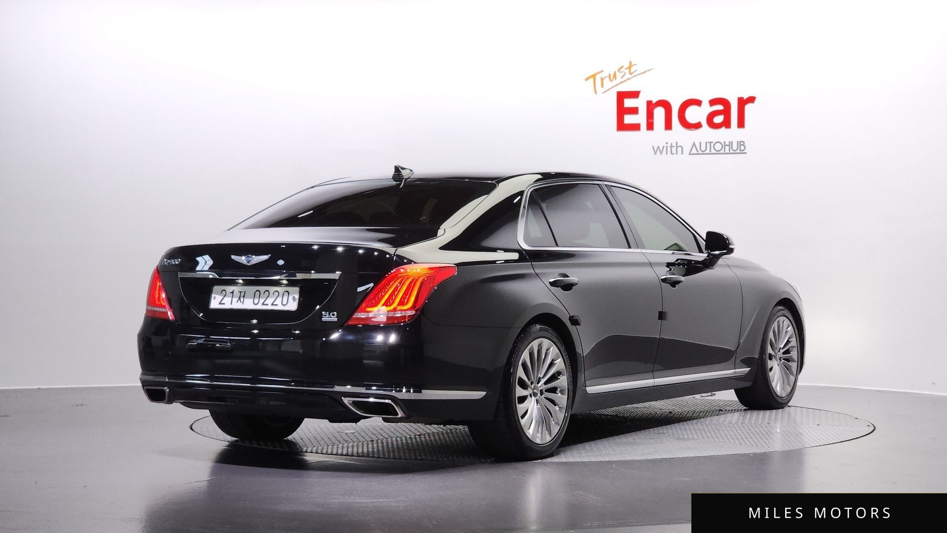 Genesis EQ900 2016 — миниатюра 2