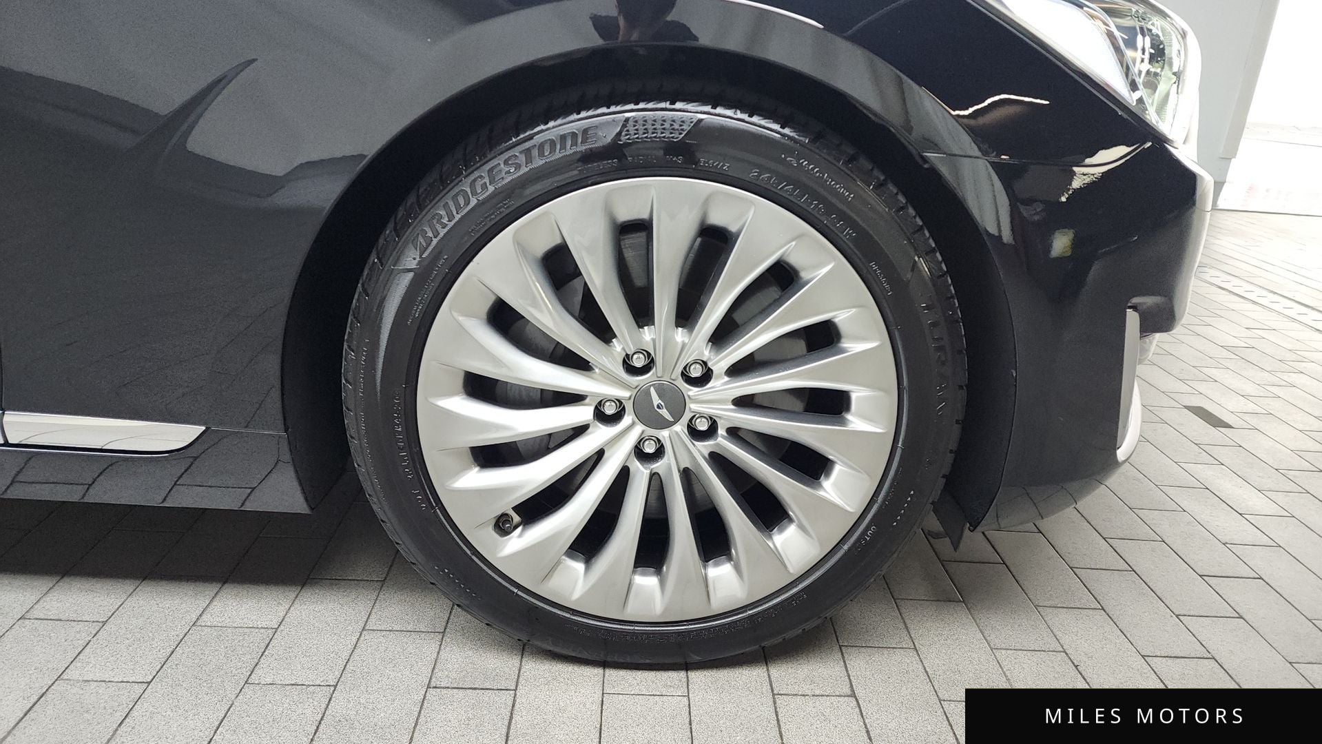Genesis EQ900 2016 — миниатюра 5