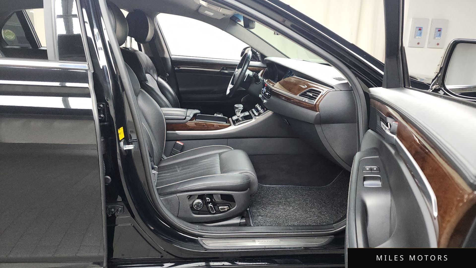 Genesis EQ900 2016 — миниатюра 11