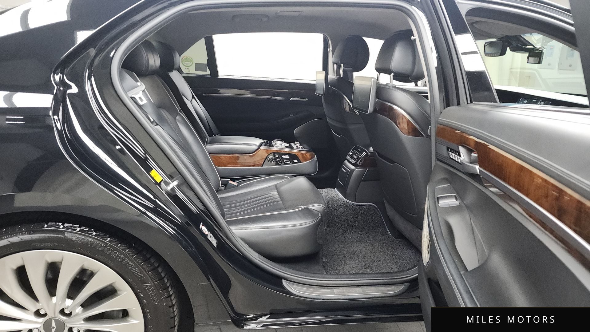 Genesis EQ900 2016 — миниатюра 12