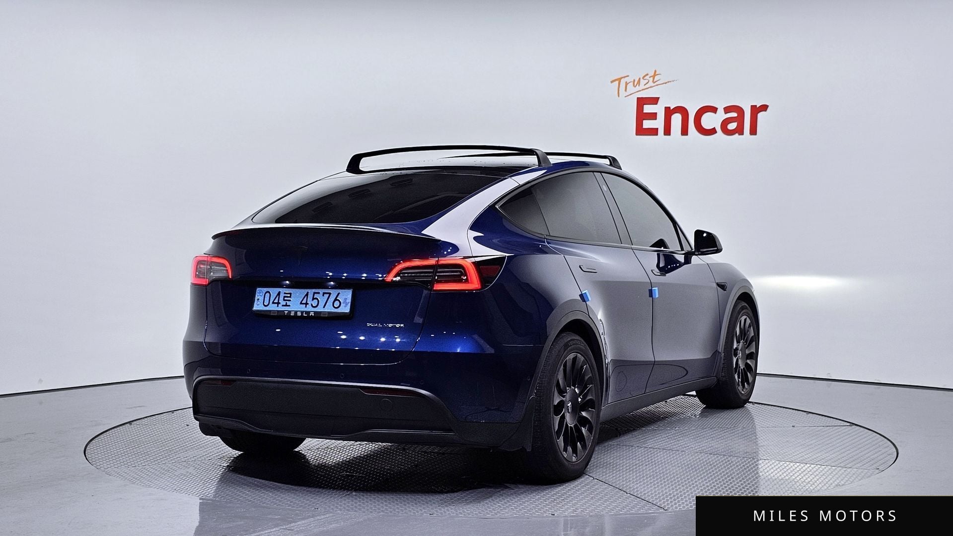 Tesla Model Y 2021 — миниатюра 2