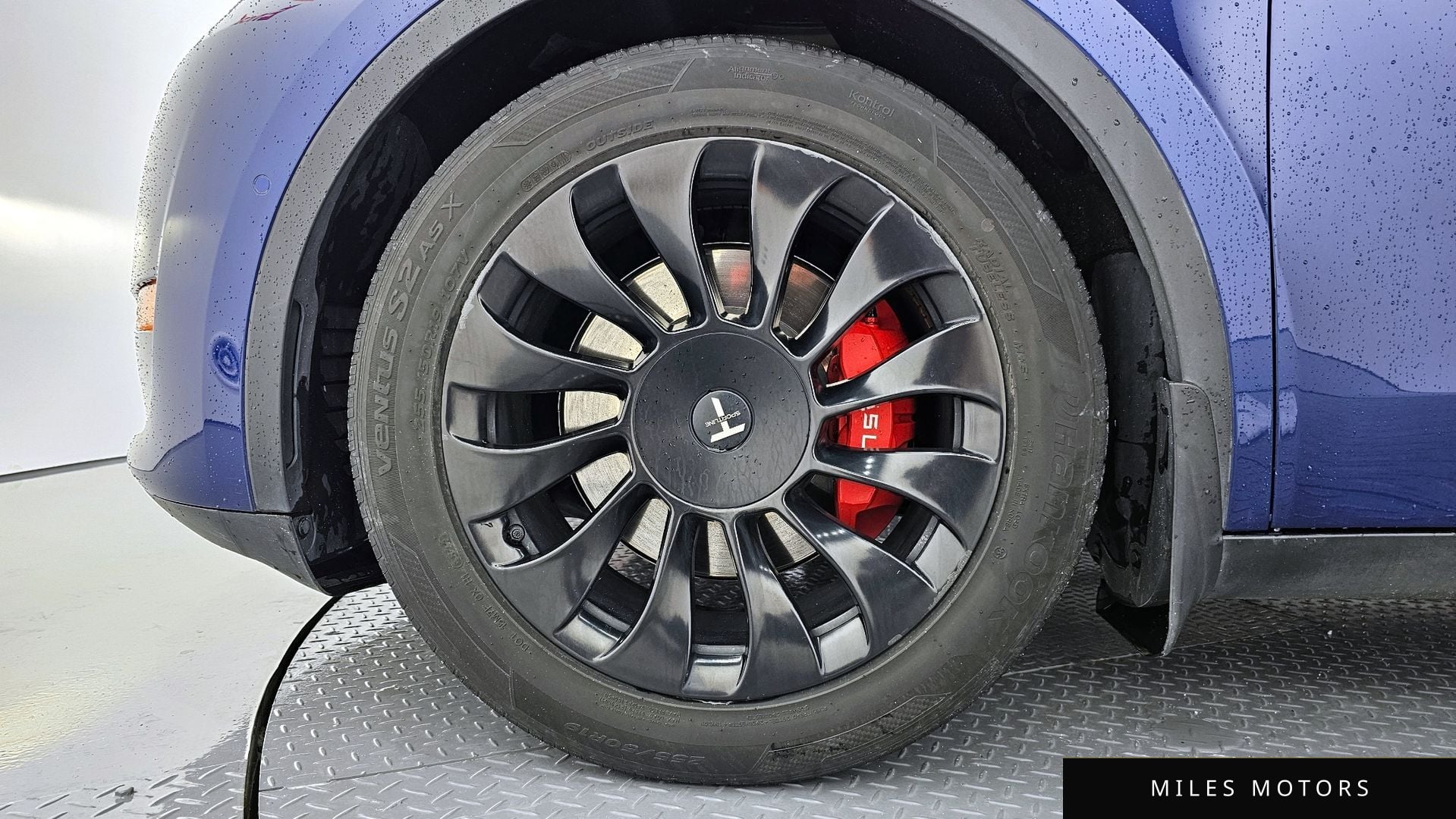 Tesla Model Y 2021 — миниатюра 5