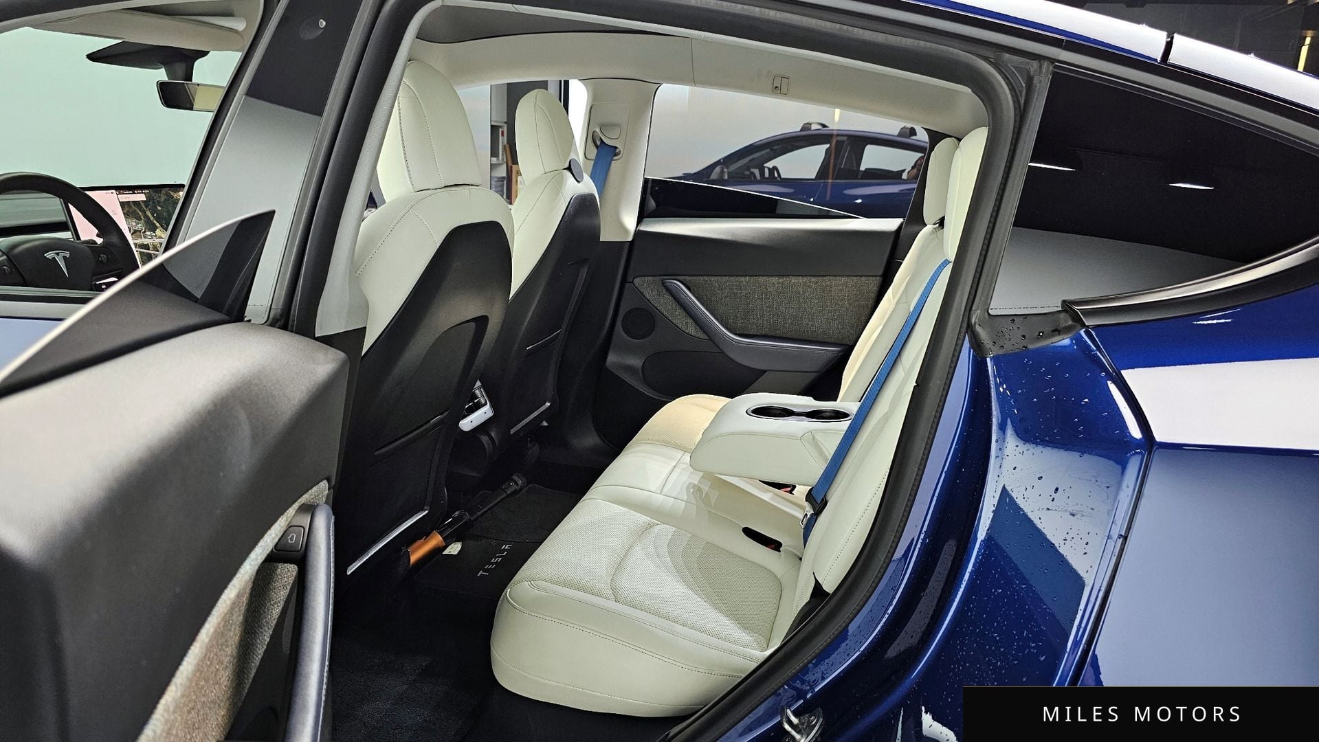 Tesla Model Y 2021 — миниатюра 12