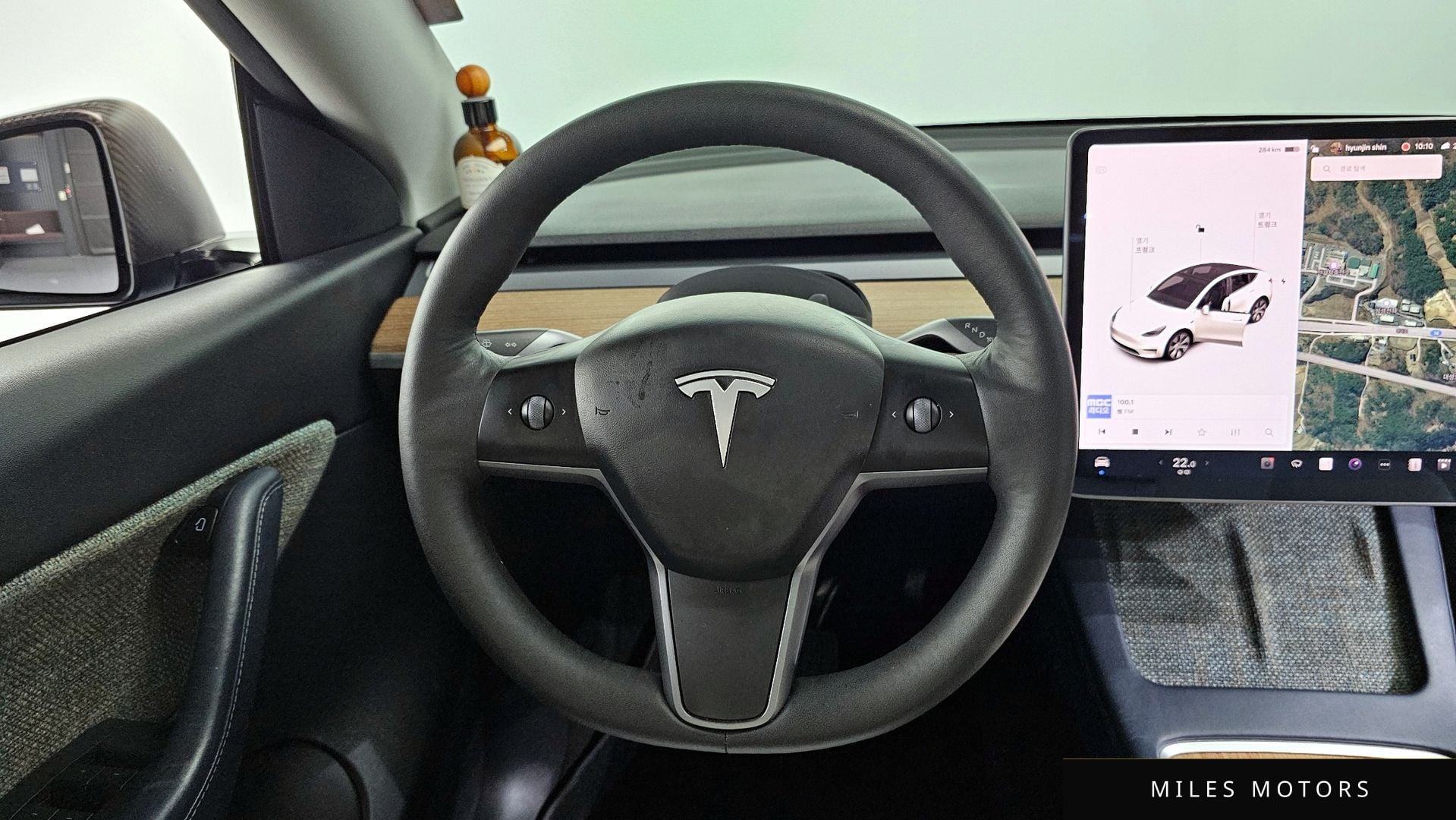 Tesla Model Y 2021 — миниатюра 13