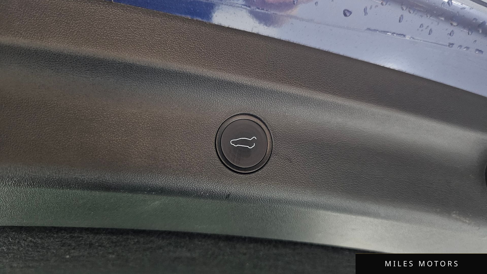 Tesla Model Y 2021 — миниатюра 19