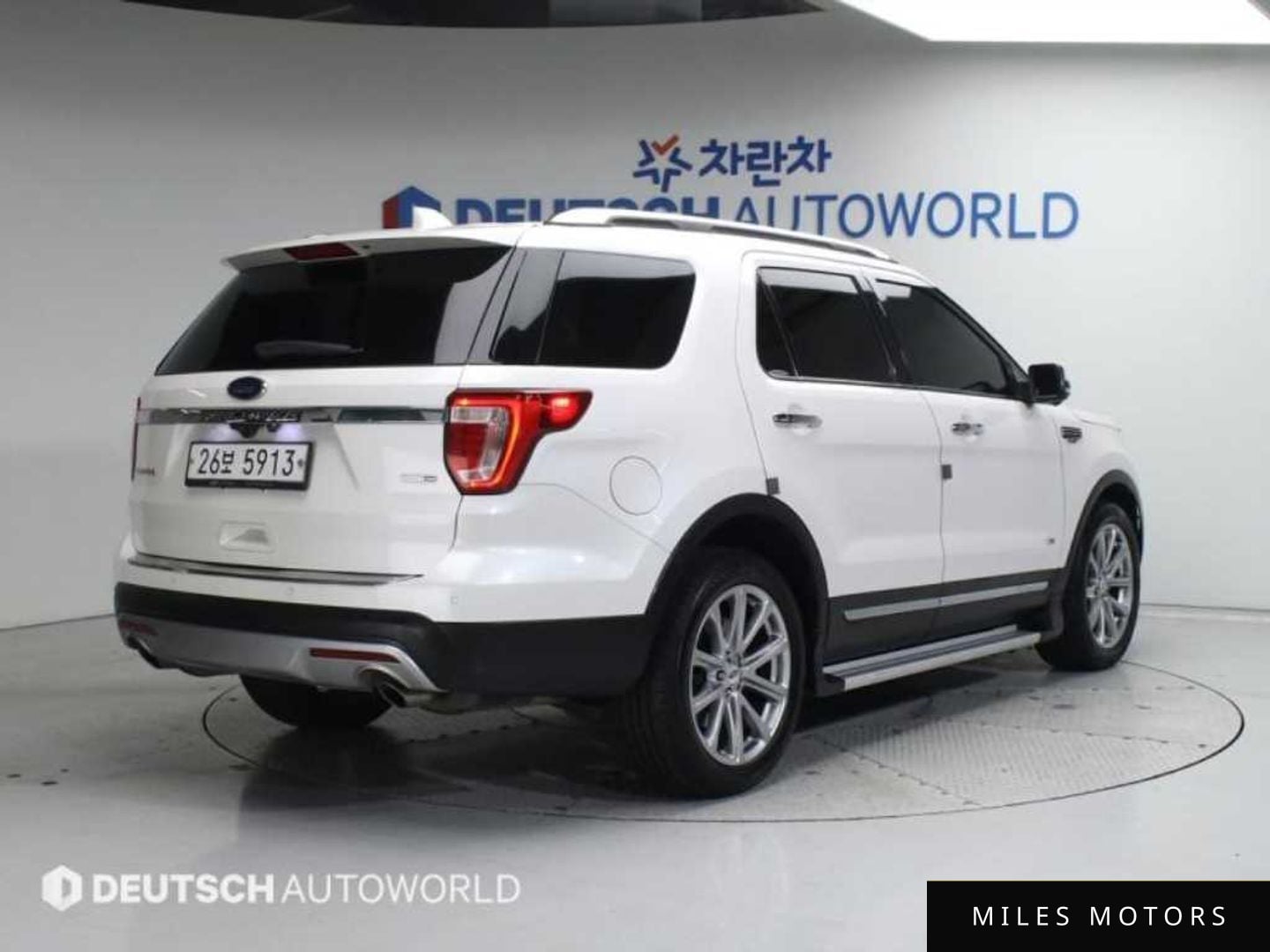 Ford Explorer 2016 — миниатюра 2