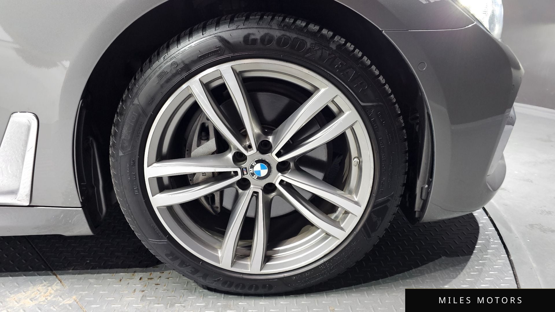 BMW 7 Series (G11) 2017 — миниатюра 5