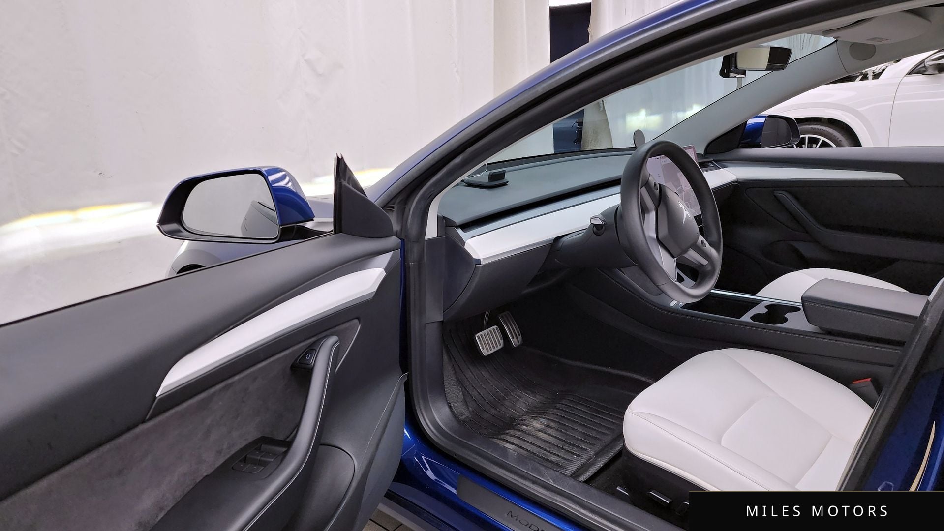 Tesla 모델 3 2021 — миниатюра 10