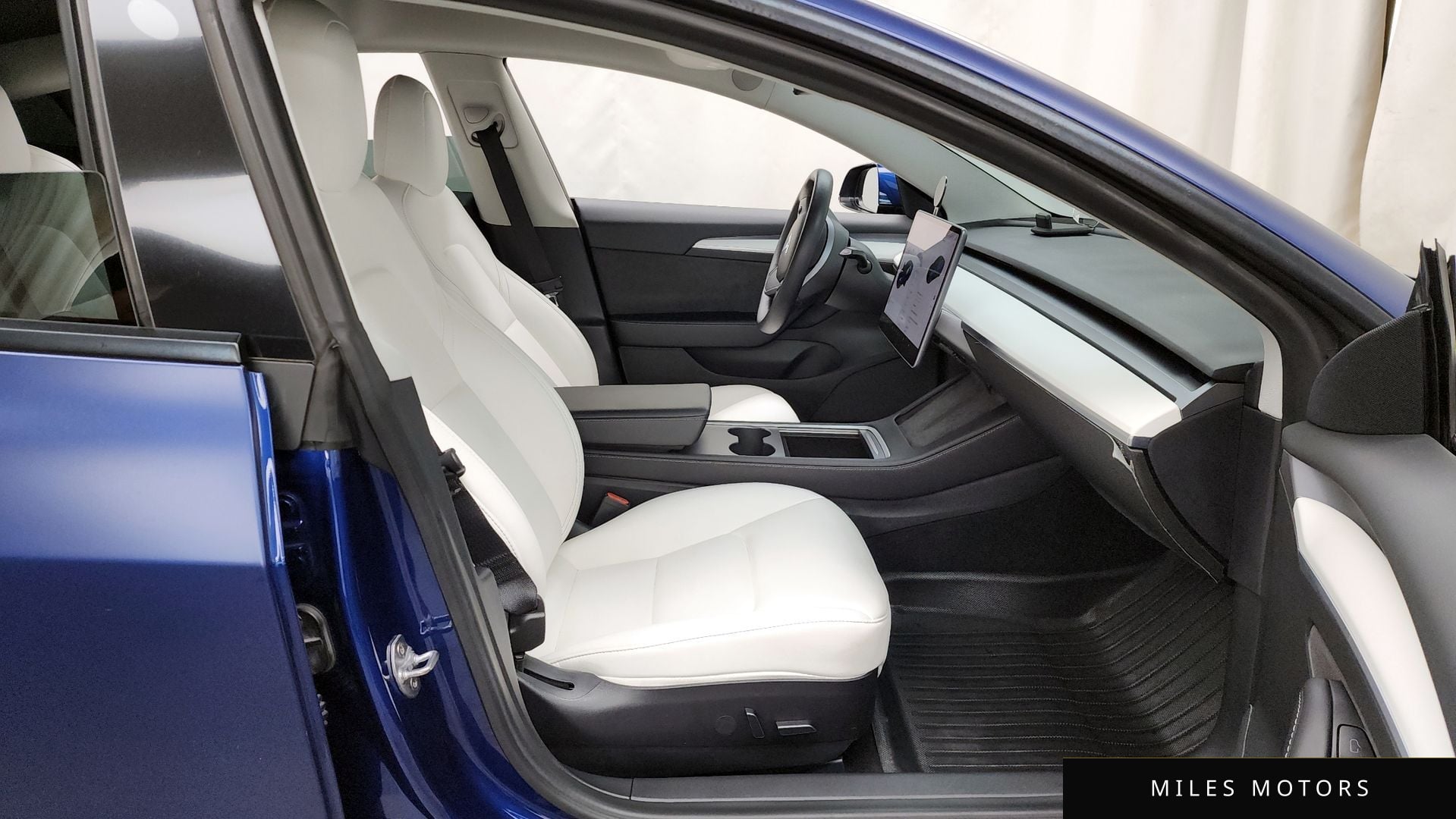 Tesla 모델 3 2021 — миниатюра 11