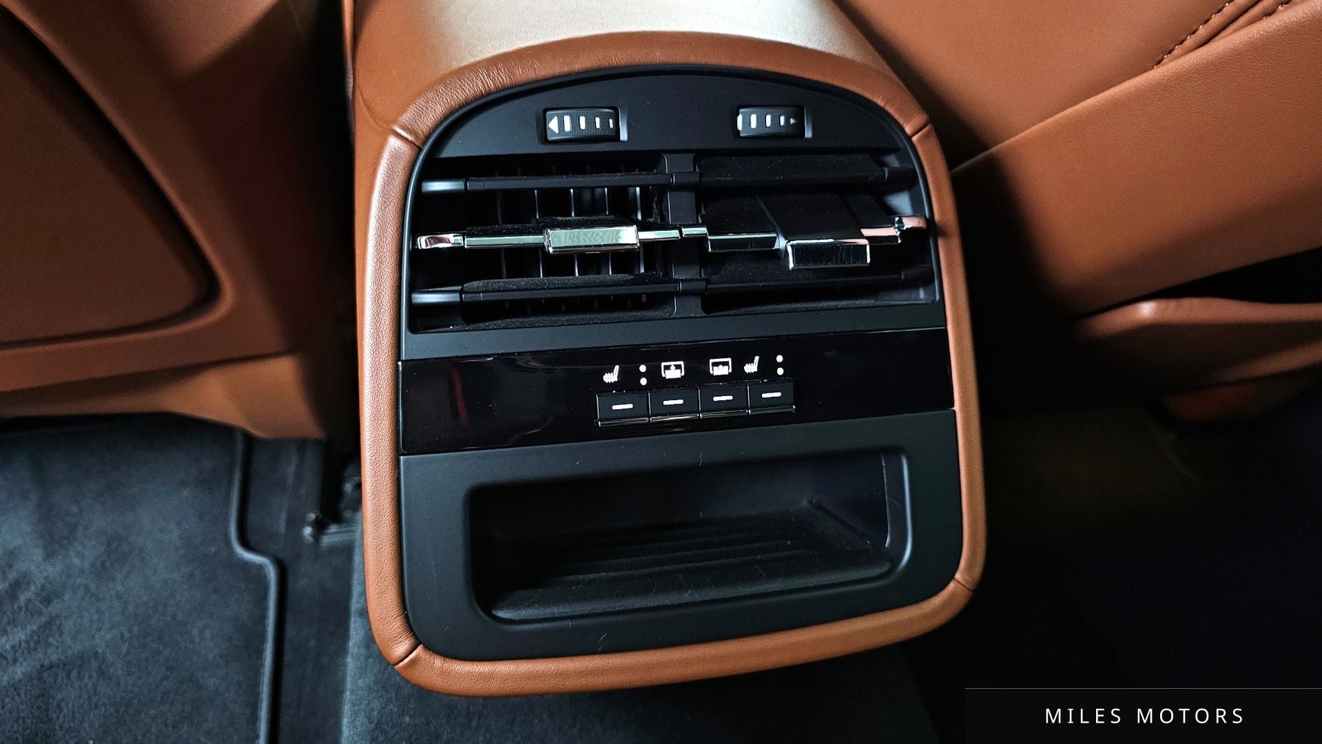 Maserati Quattroporte 2019 — миниатюра 19
