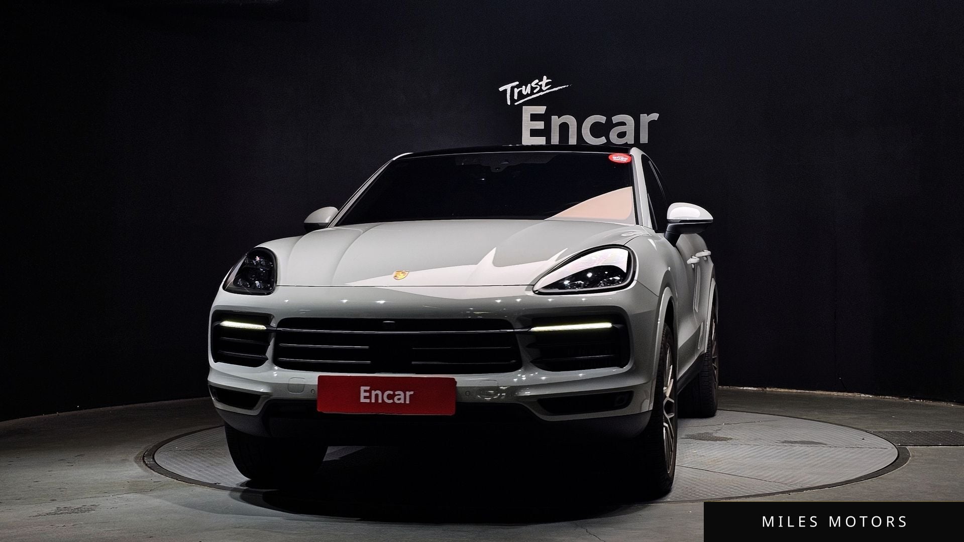 Porsche Cayenne 2023 — миниатюра 3