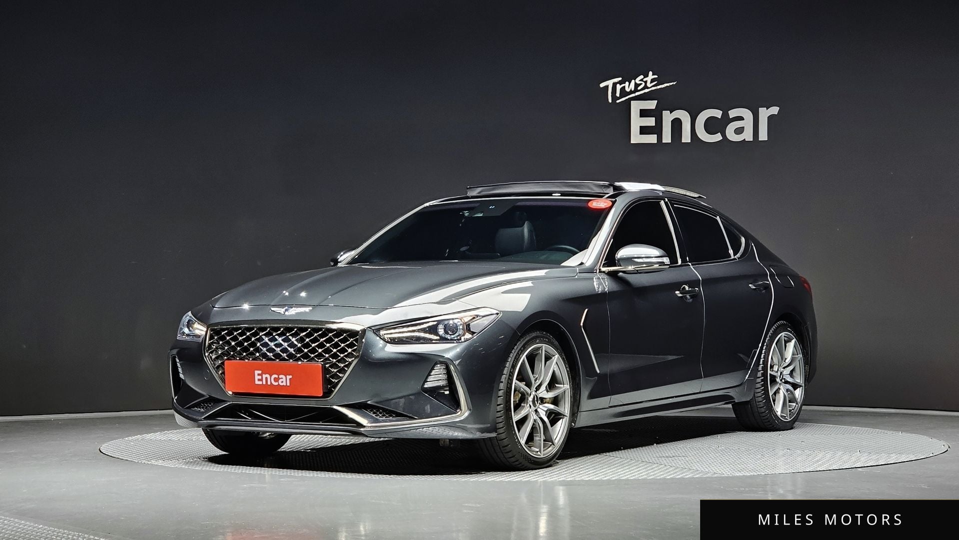 Genesis G70 2018 — фото 1 из 12