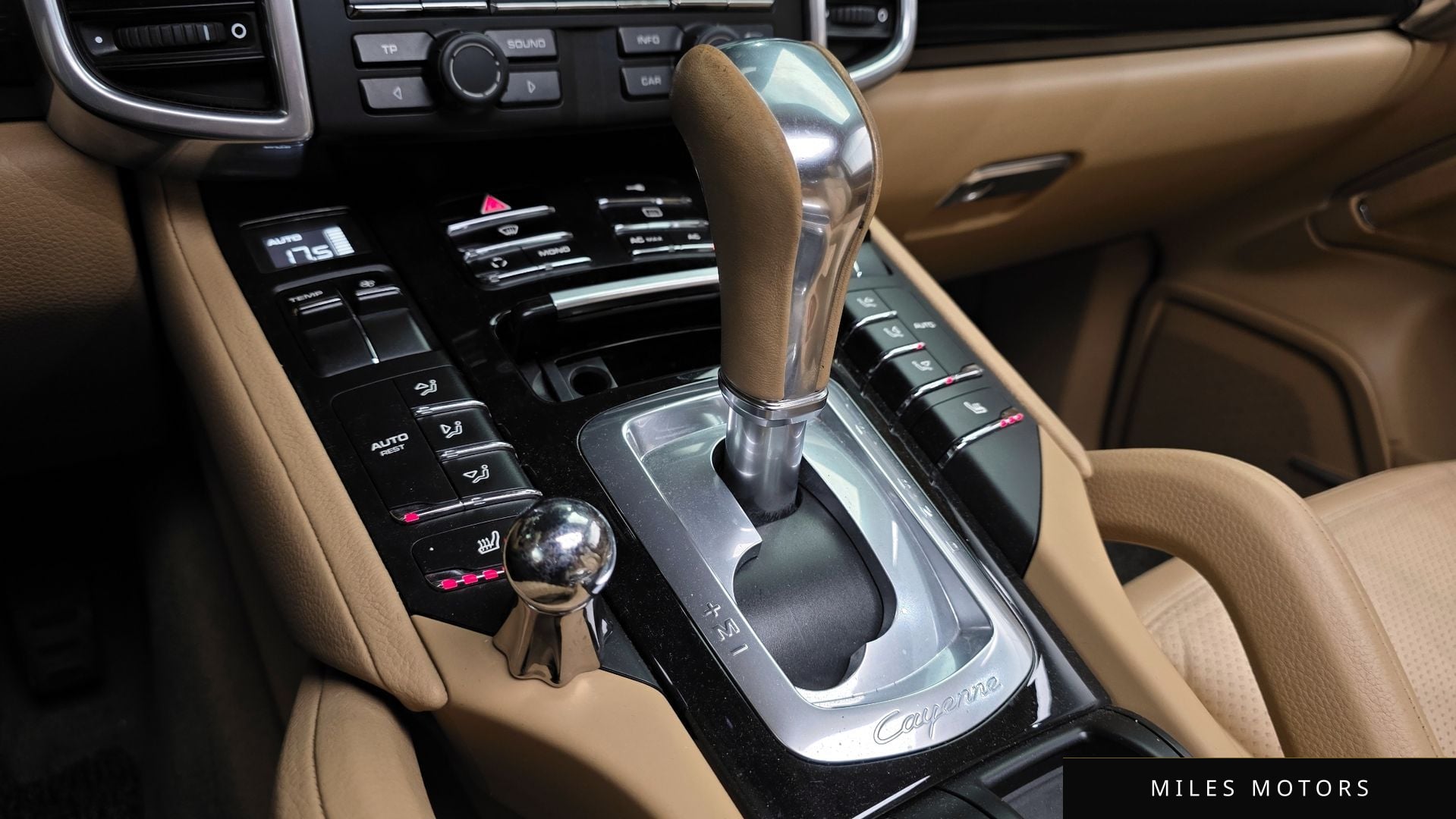 Porsche 카이엔 2011 — миниатюра 9