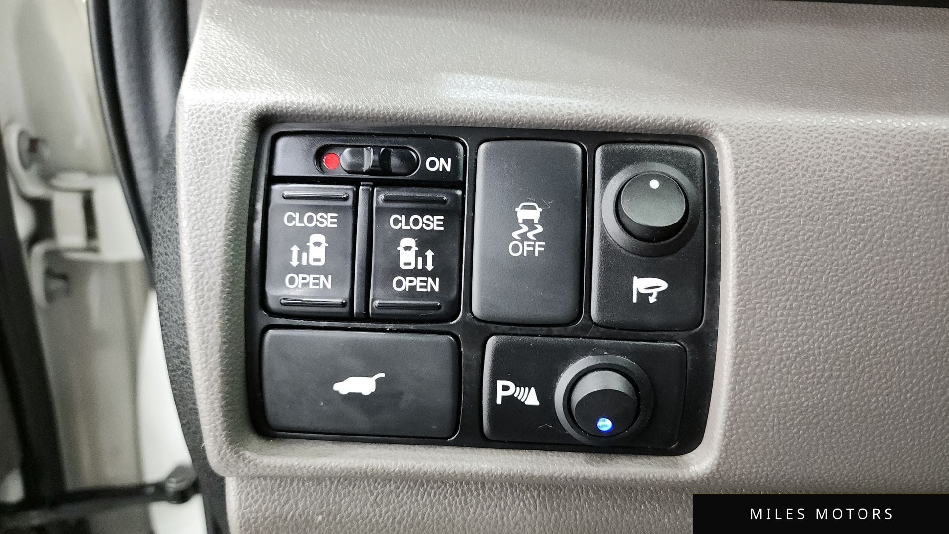 Honda 오딧세이 2013 — миниатюра 16