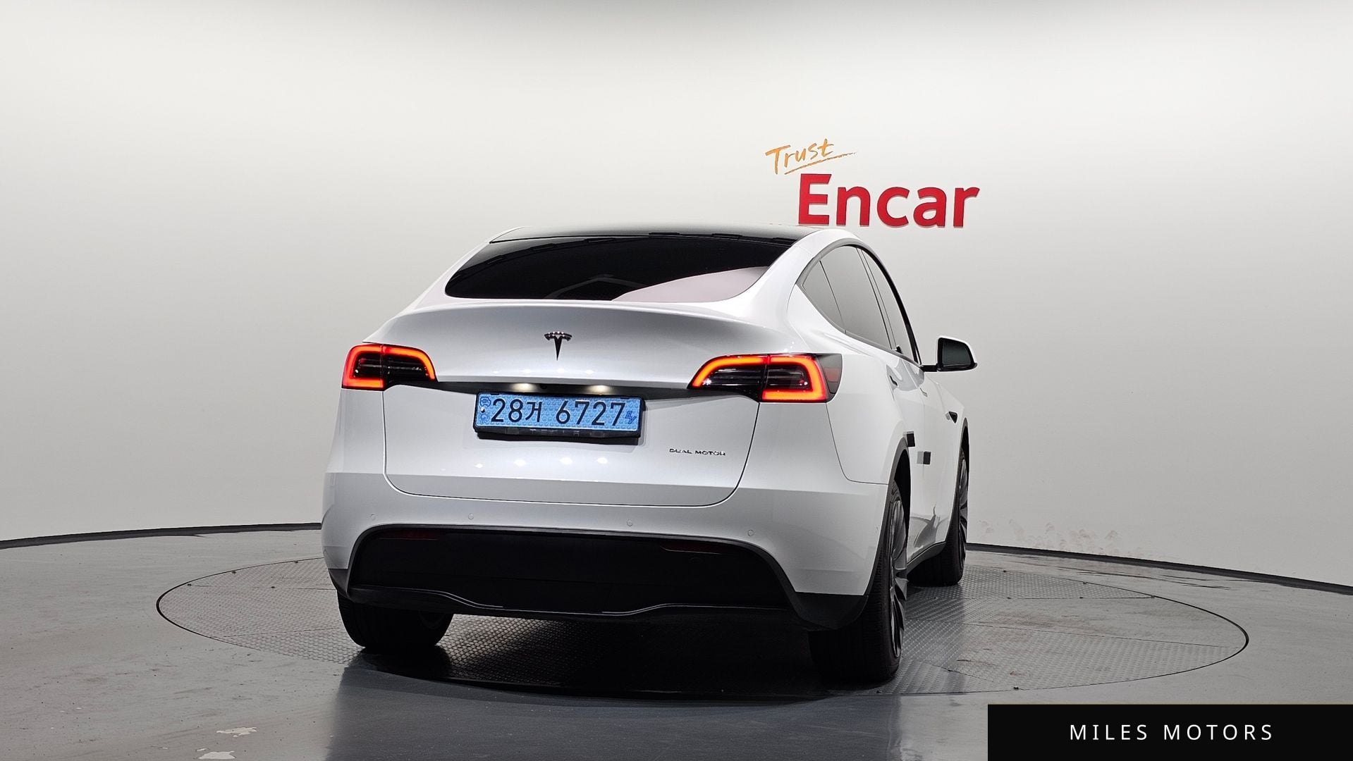 Tesla Model Y 2021 — миниатюра 4