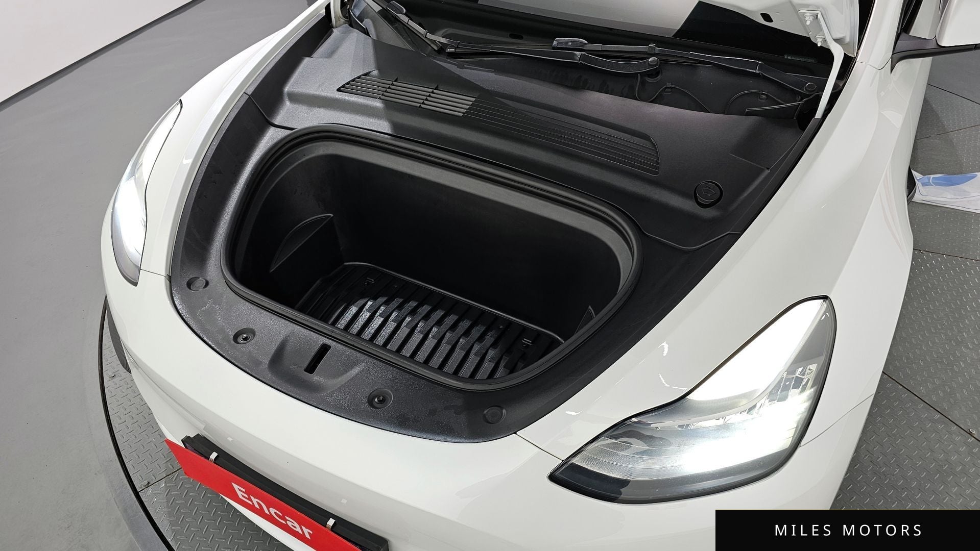 Tesla Model Y 2021 — миниатюра 6