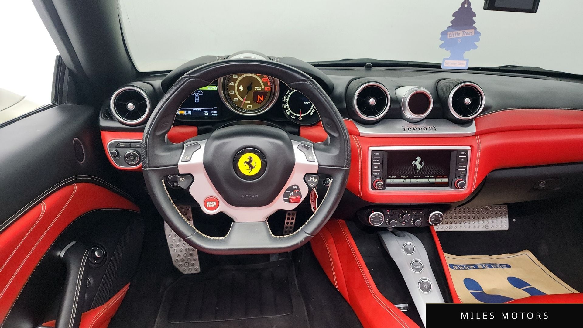 Ferrari 캘리포니아 2016 — миниатюра 13