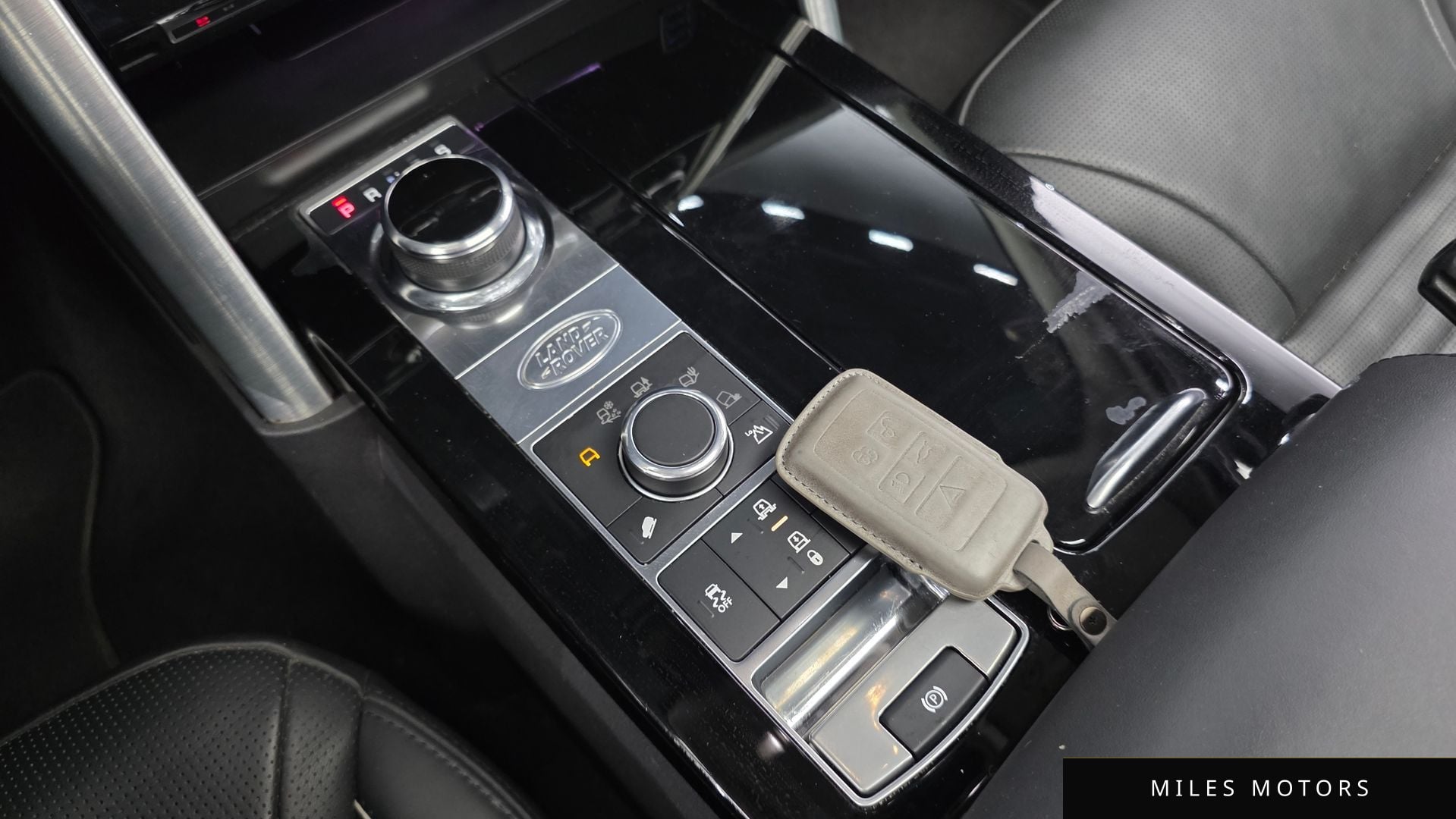 Land Rover Discovery 2017 — миниатюра 9
