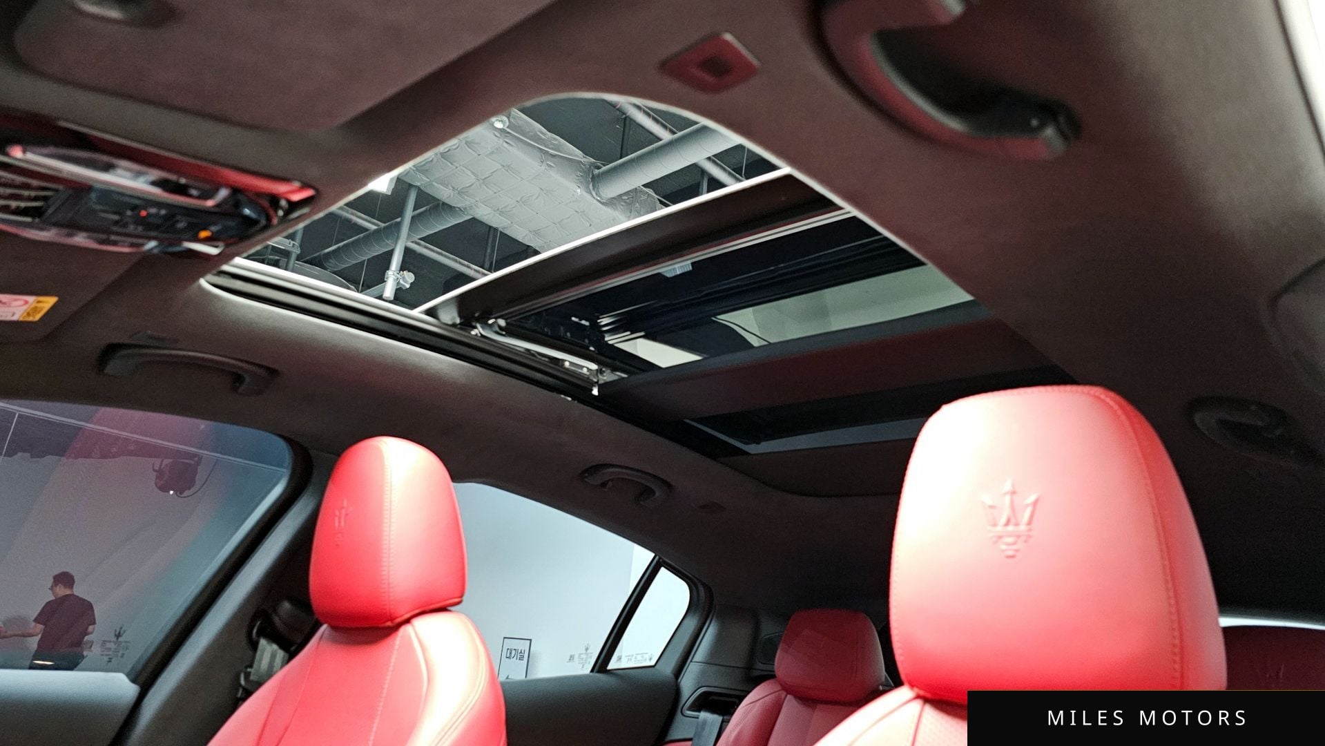 Maserati 그레칼레 2023 — миниатюра 18