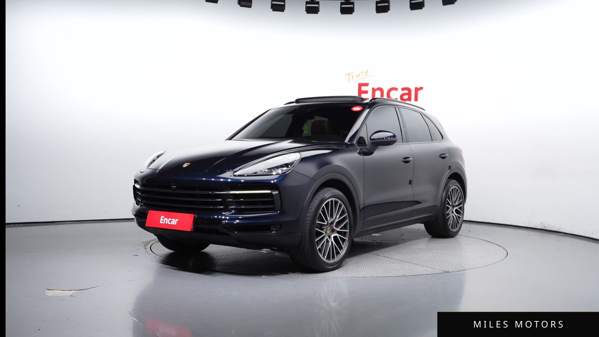 Porsche Cayenne 2019 — фото 1 из 12