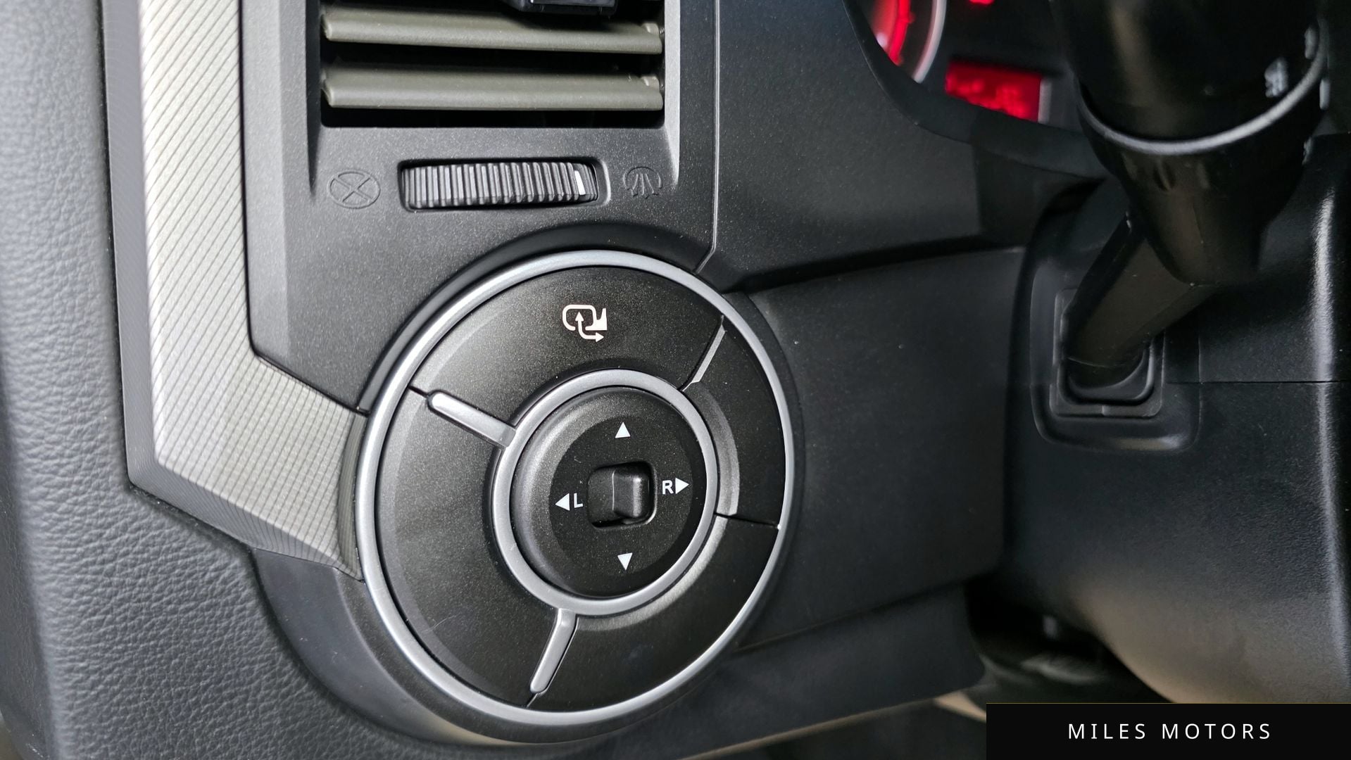 KG Mobility KORANDO 2014 — миниатюра 15