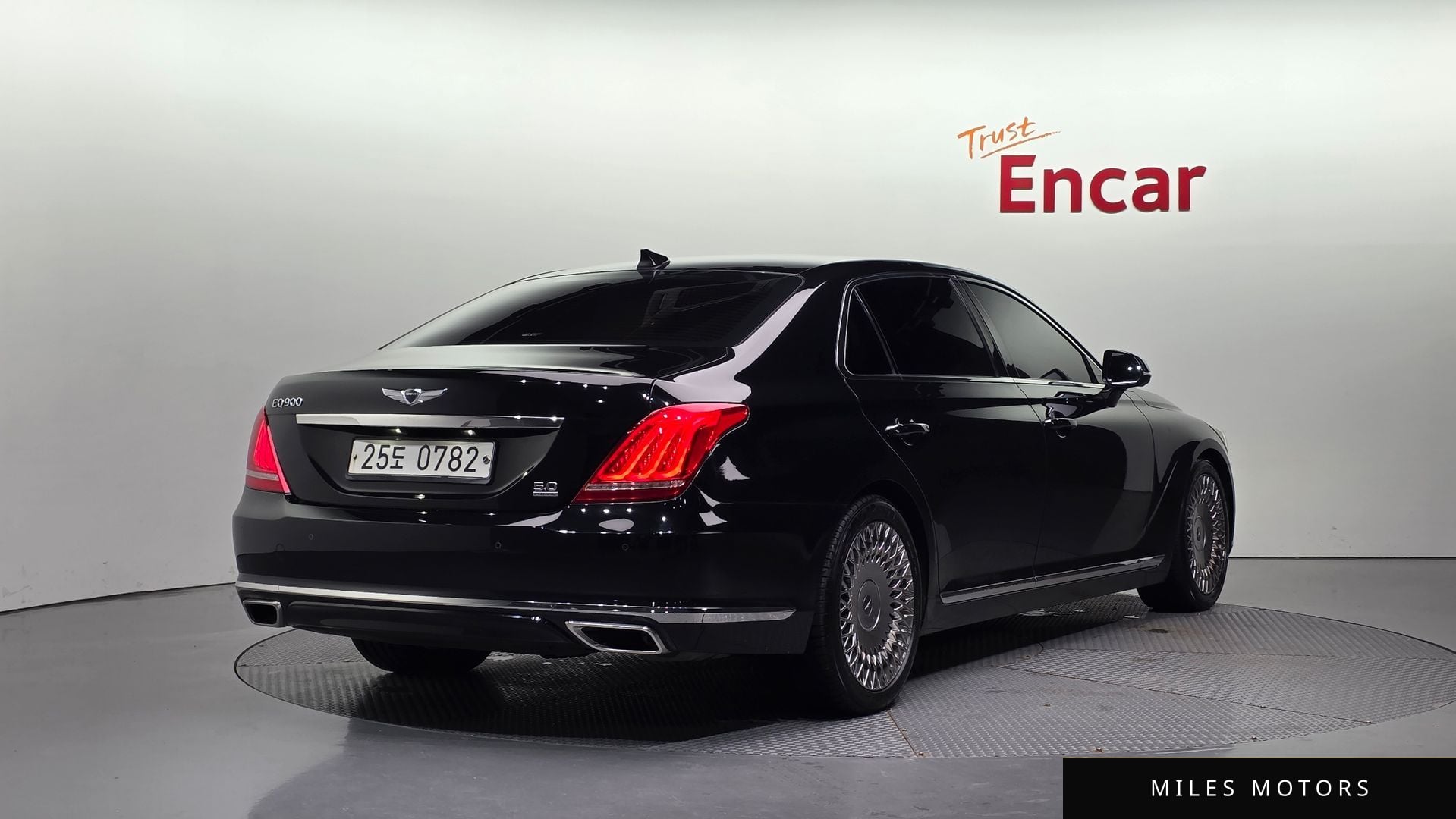 Genesis EQ900 2016 — миниатюра 2
