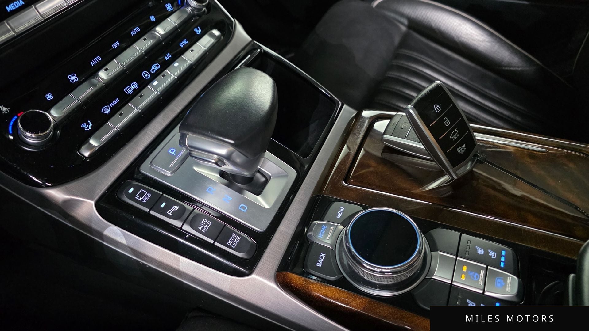 Genesis EQ900 2016 — миниатюра 9
