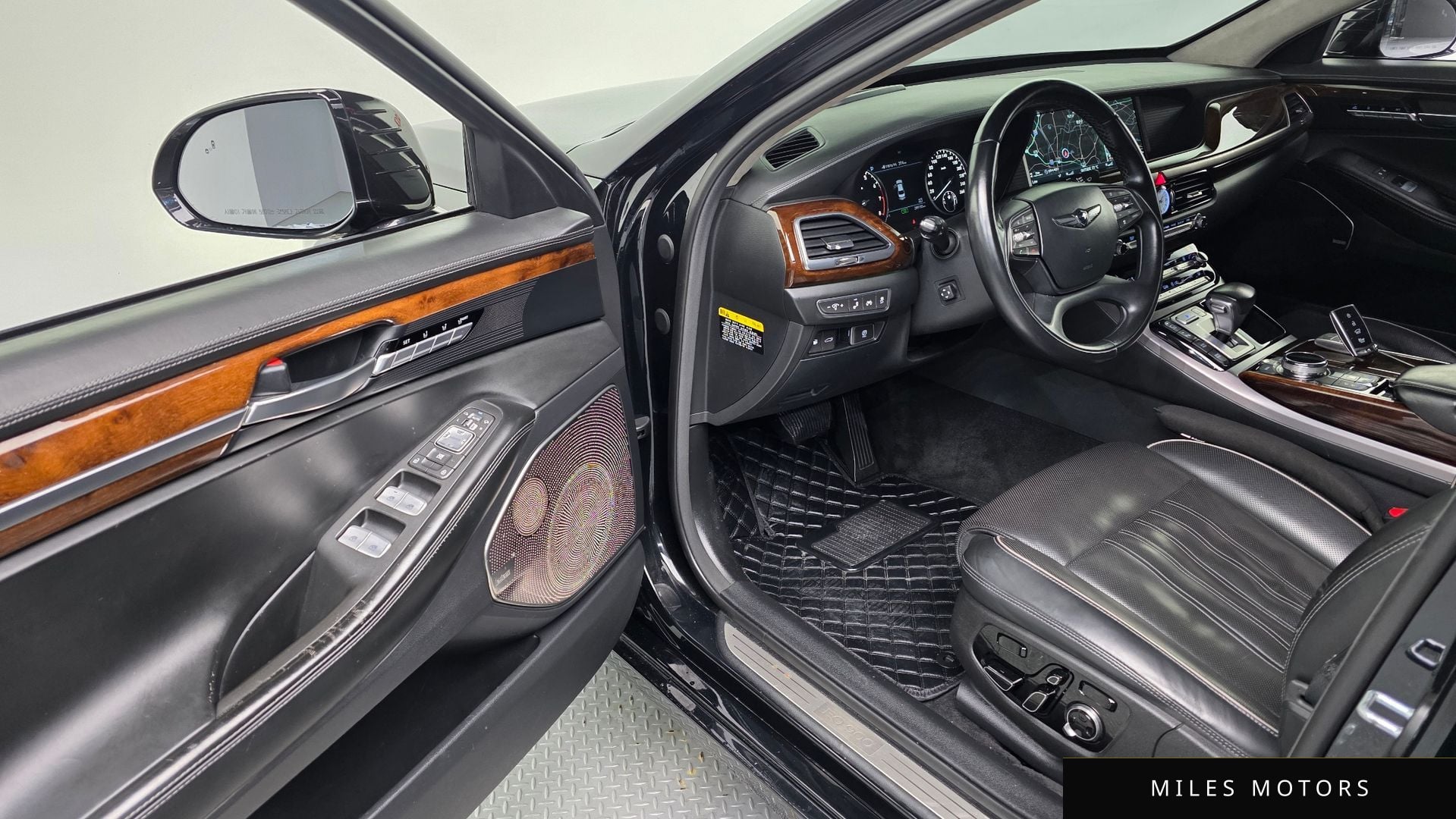 Genesis EQ900 2016 — миниатюра 12