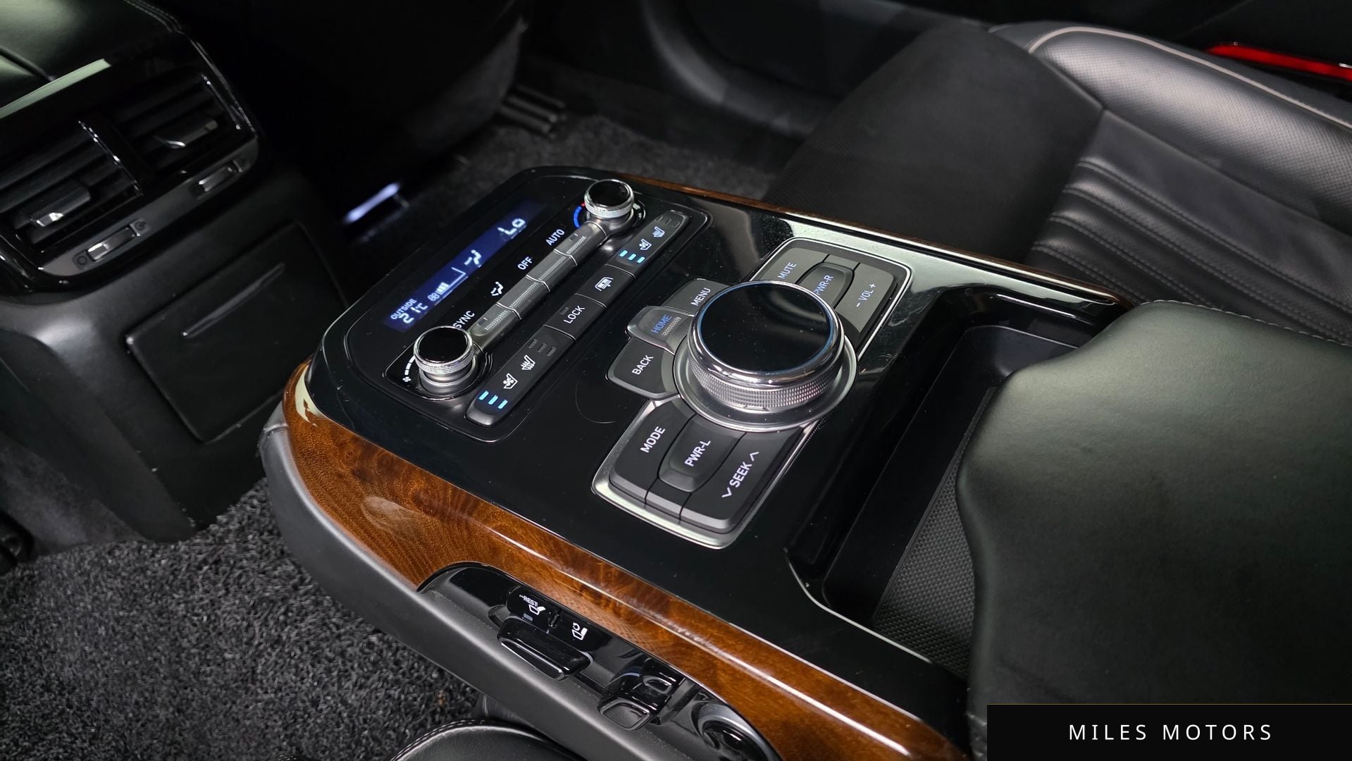 Genesis EQ900 2016 — миниатюра 18