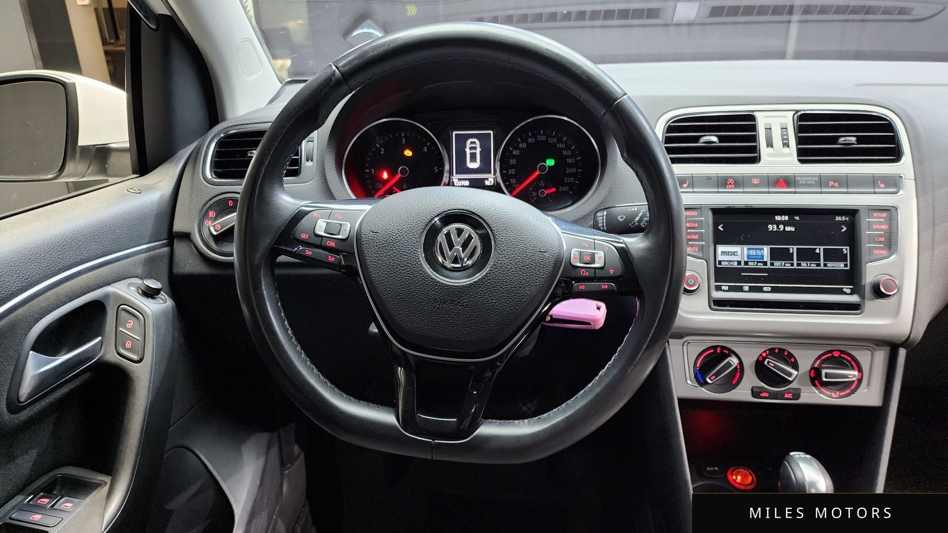 Volkswagen 폴로 2016 — миниатюра 13