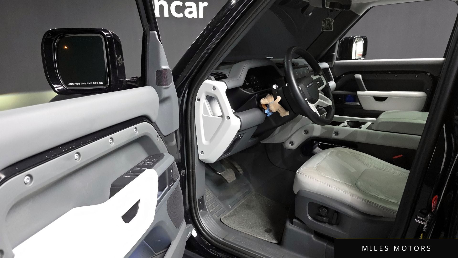 Land Rover Defender 2025 — миниатюра 10