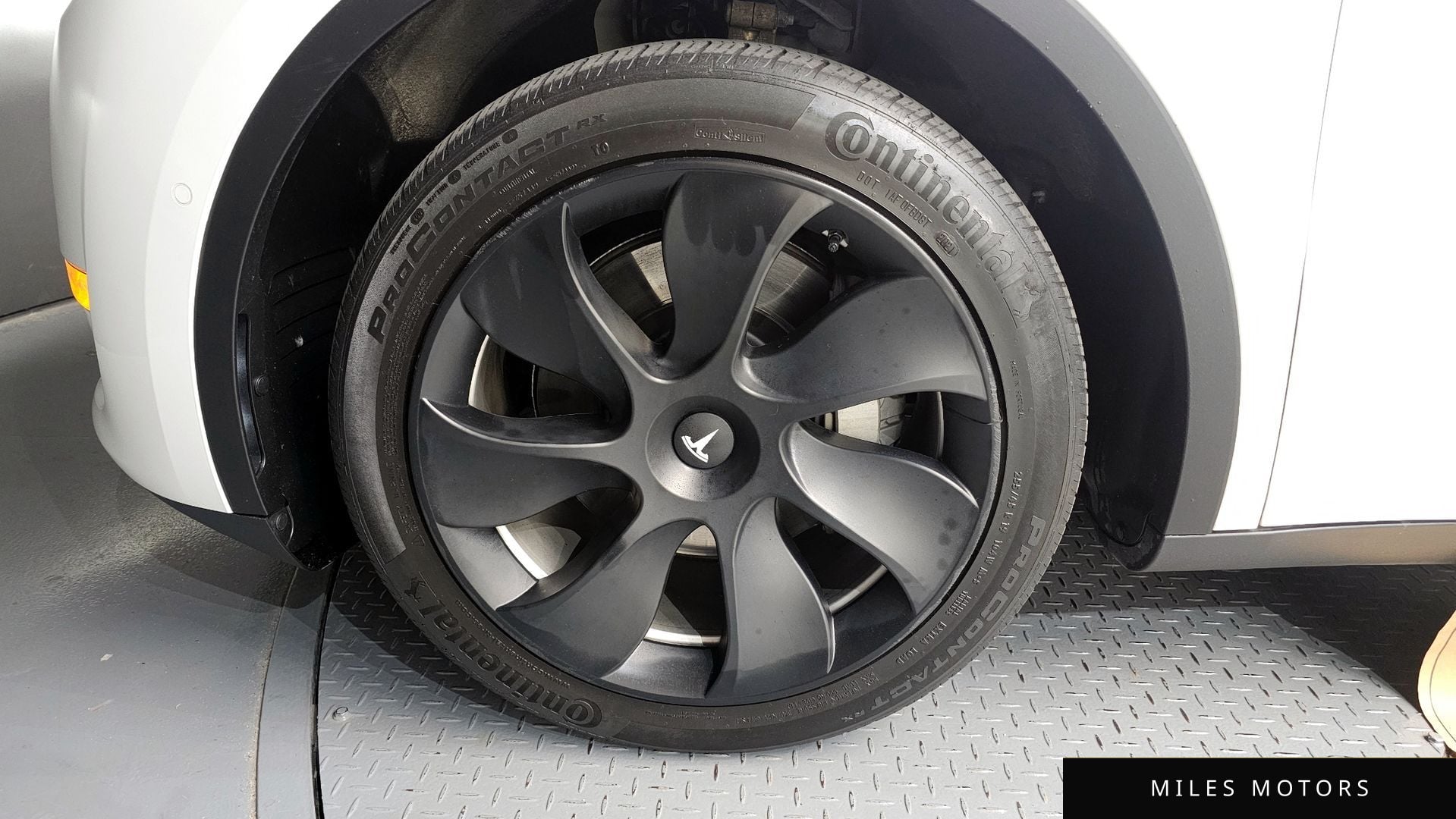 Tesla 모델 Y 2021 — миниатюра 5