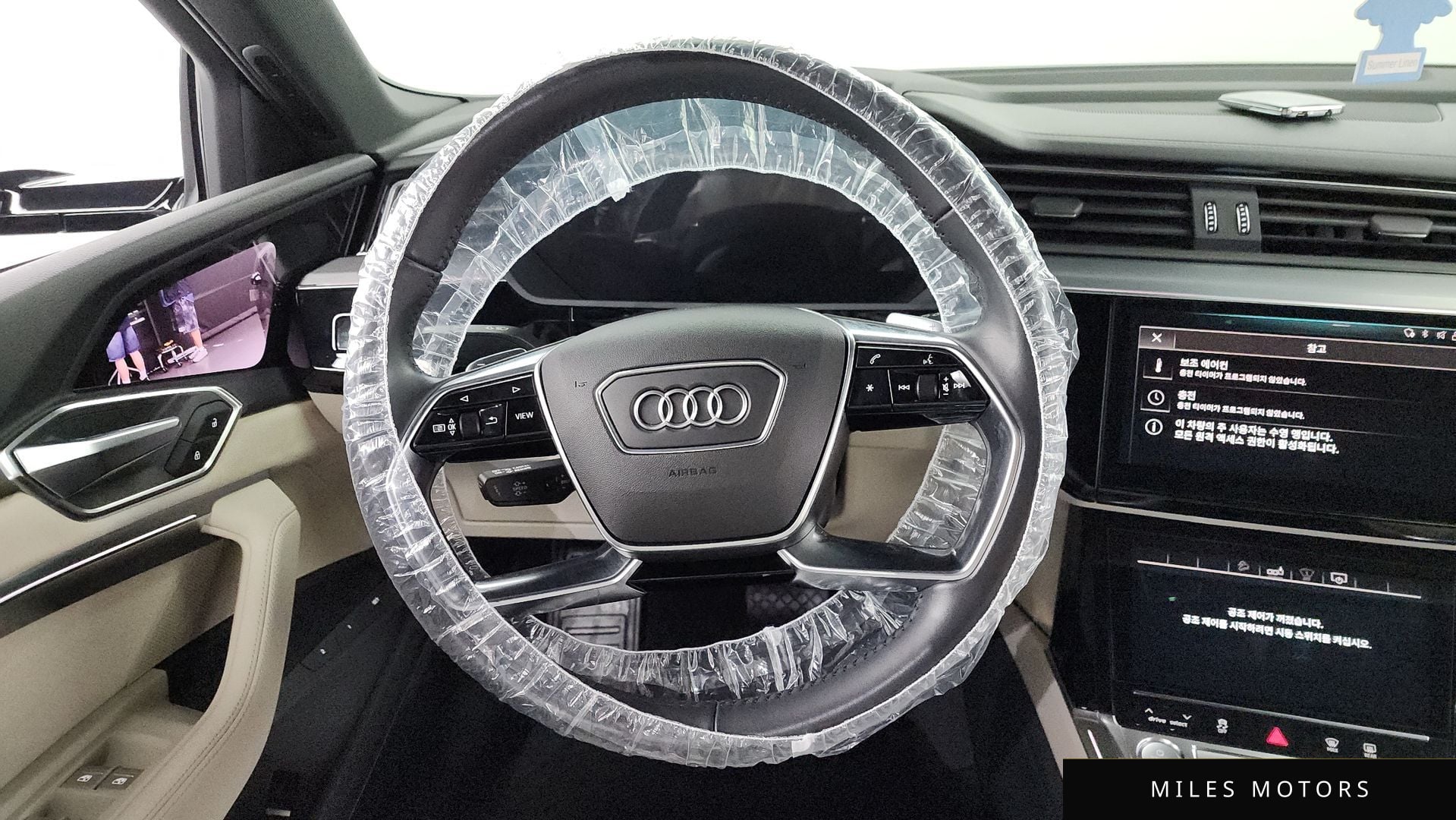 Audi e-트론 2020 — миниатюра 13