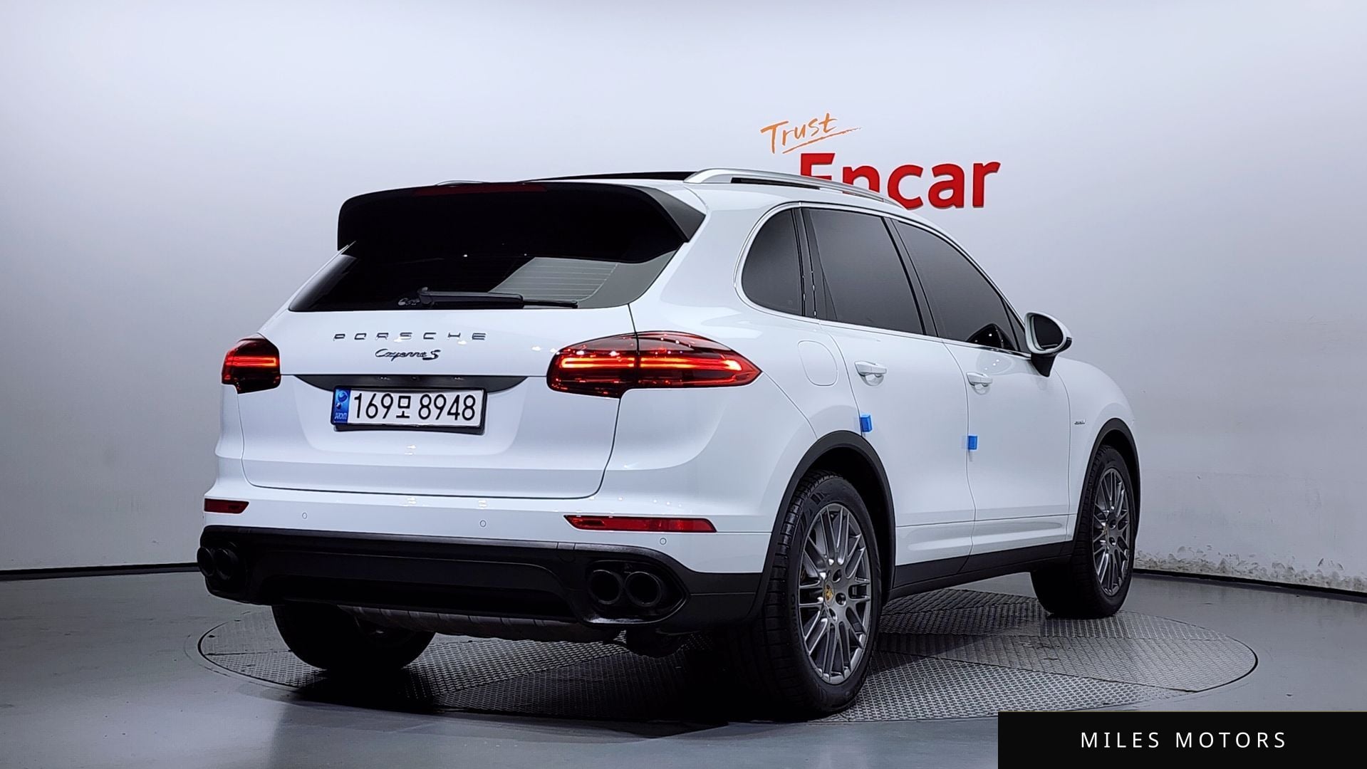 Porsche Cayenne 2016 — миниатюра 2