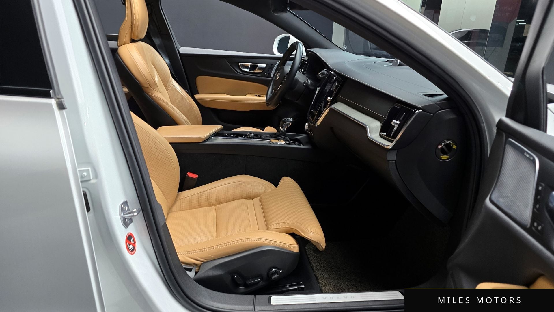 Volvo V60 2020 — миниатюра 10