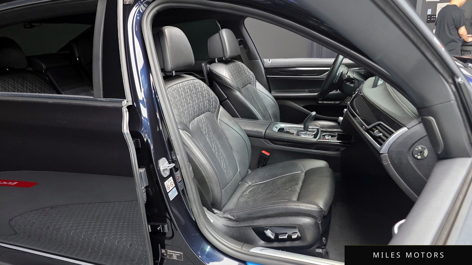 BMW 7 Series (G11) 2018 — миниатюра 12