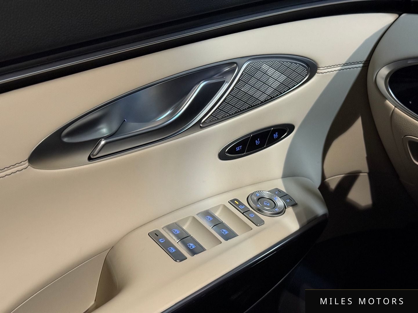 Genesis GV70 2025 — миниатюра 10