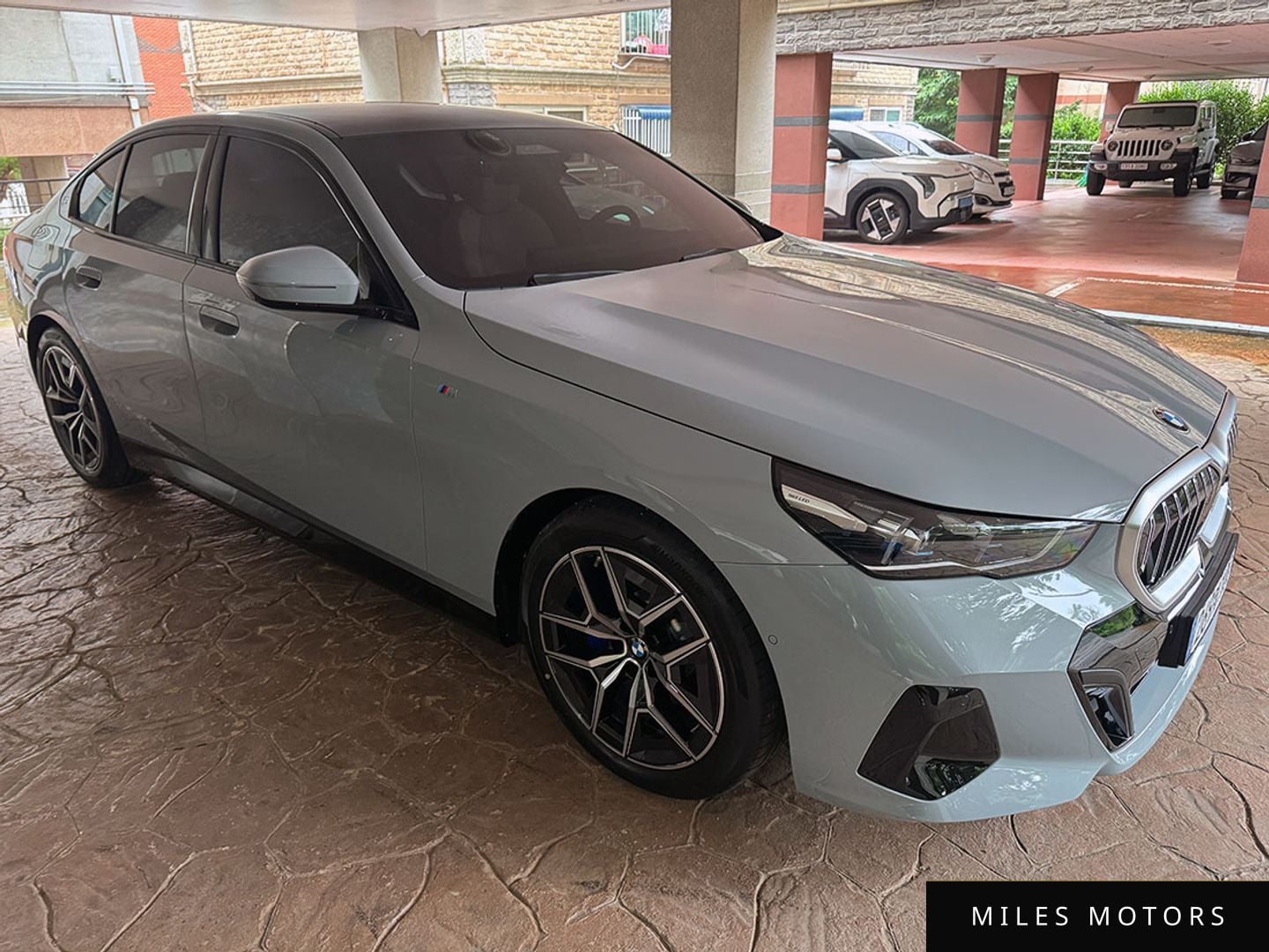 BMW 5 Series (G60) 2025 — миниатюра 6