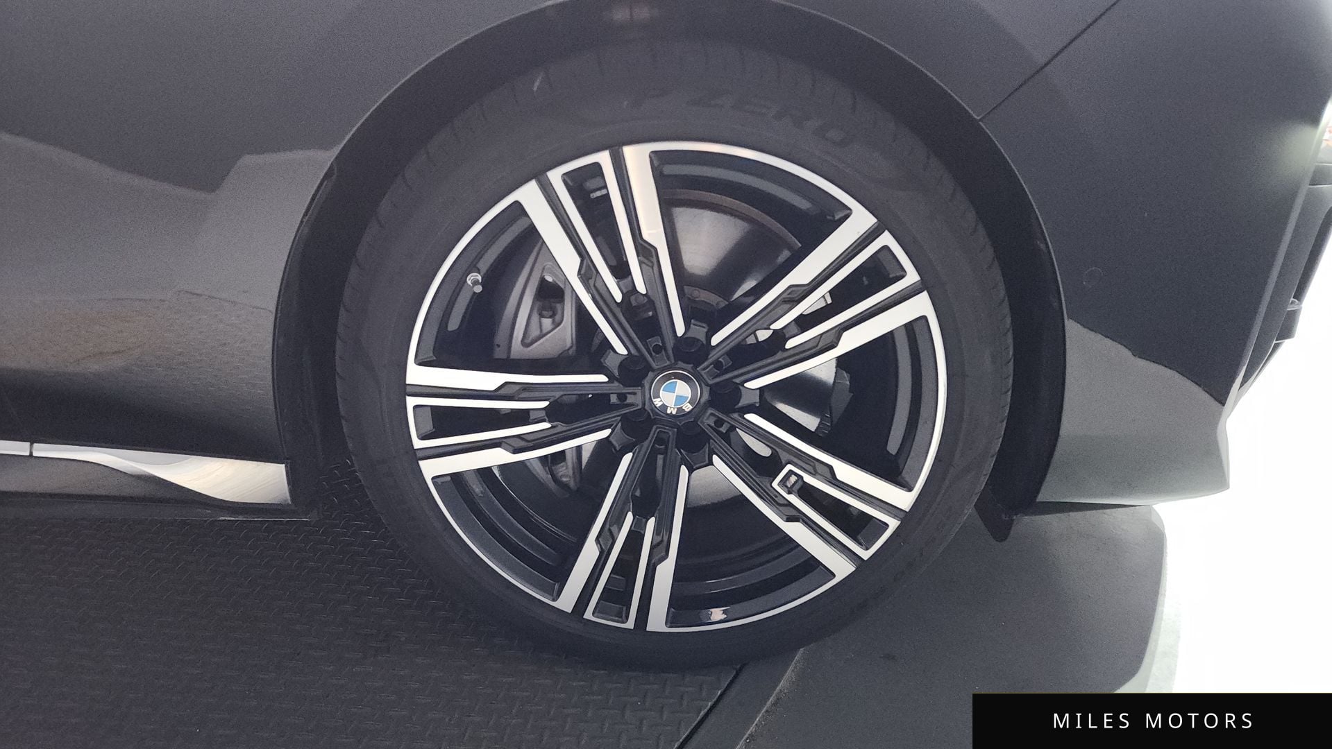 BMW 7시리즈 (G70) 2024 — миниатюра 5