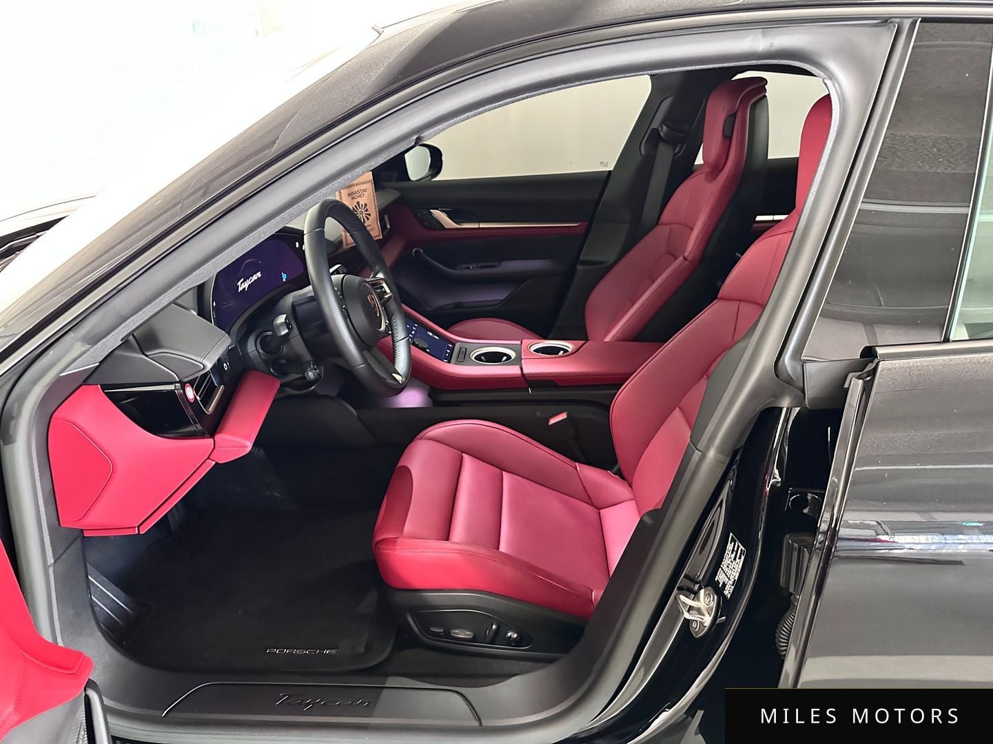 Porsche Taycan 2024 — миниатюра 10