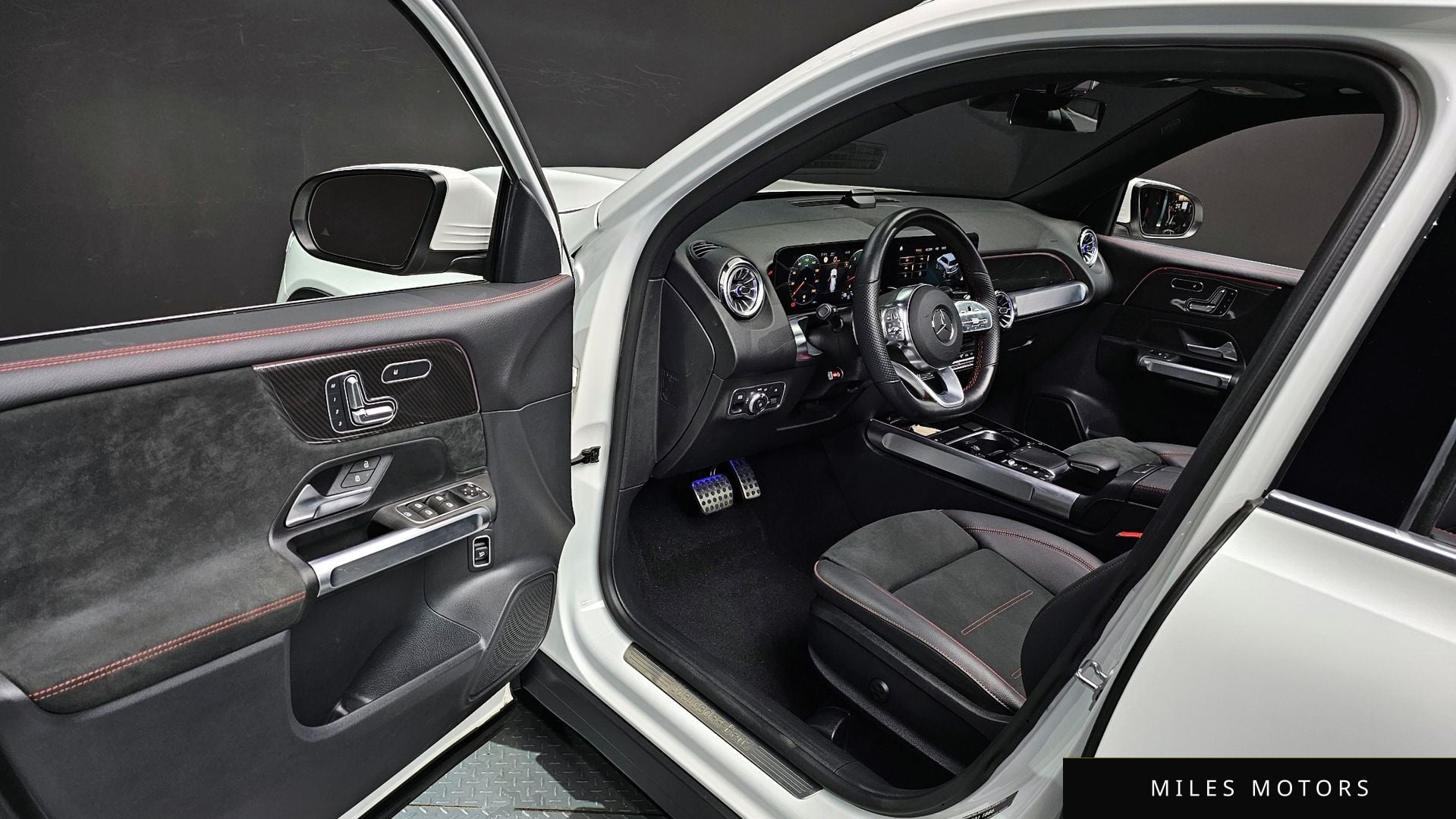 Mercedes-Benz GLB-Class X247 2023 — миниатюра 11