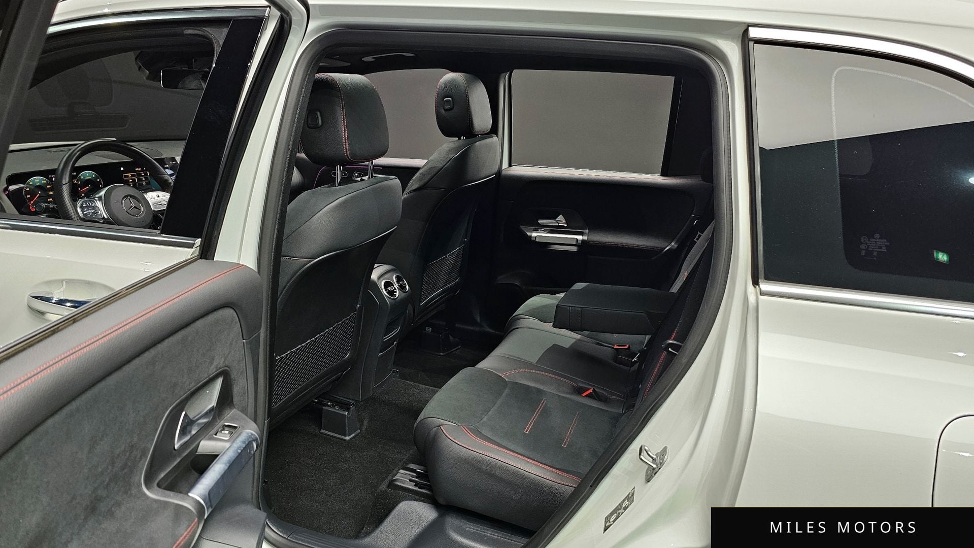 Mercedes-Benz GLB-Class X247 2023 — миниатюра 12