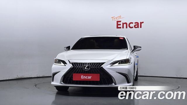 Лексус ES300h 2025 — миниатюра 3