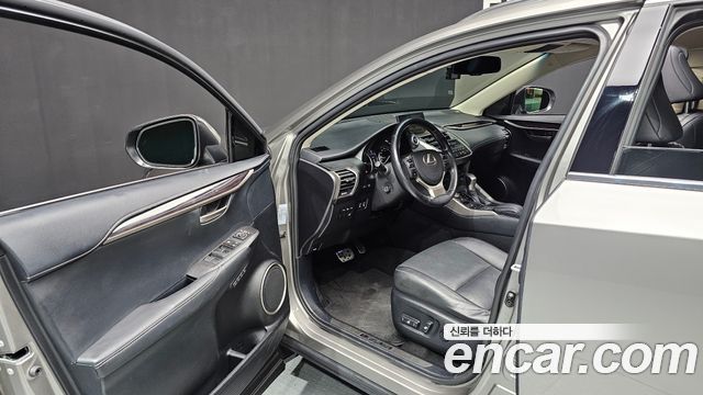 Лексус NX300h 2016 — миниатюра 10