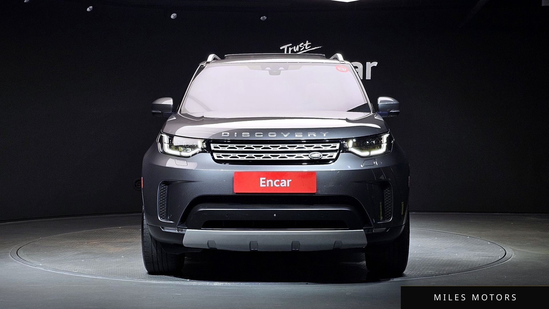 Land Rover Discovery 2017 — миниатюра 3