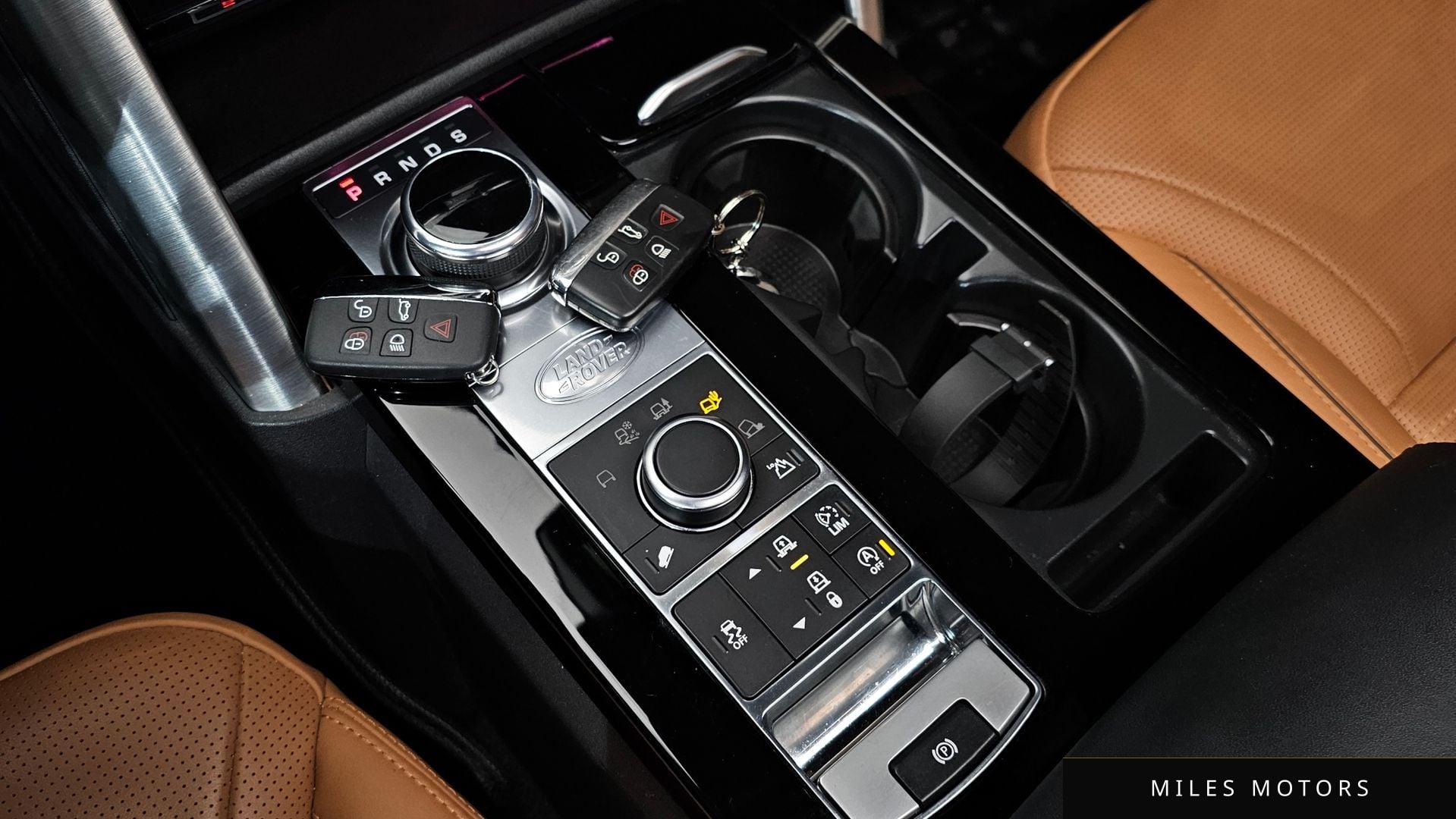 Land Rover Discovery 2017 — миниатюра 9