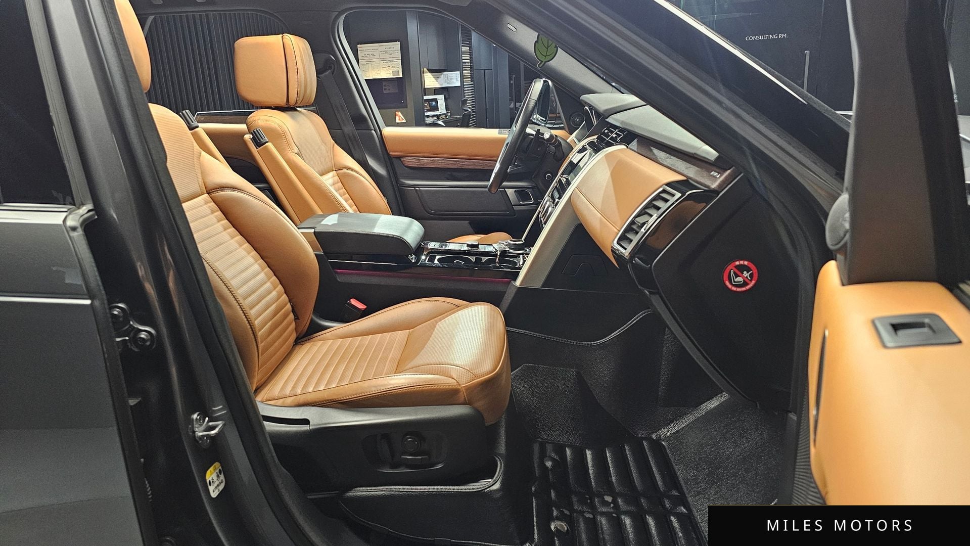 Land Rover Discovery 2017 — миниатюра 10