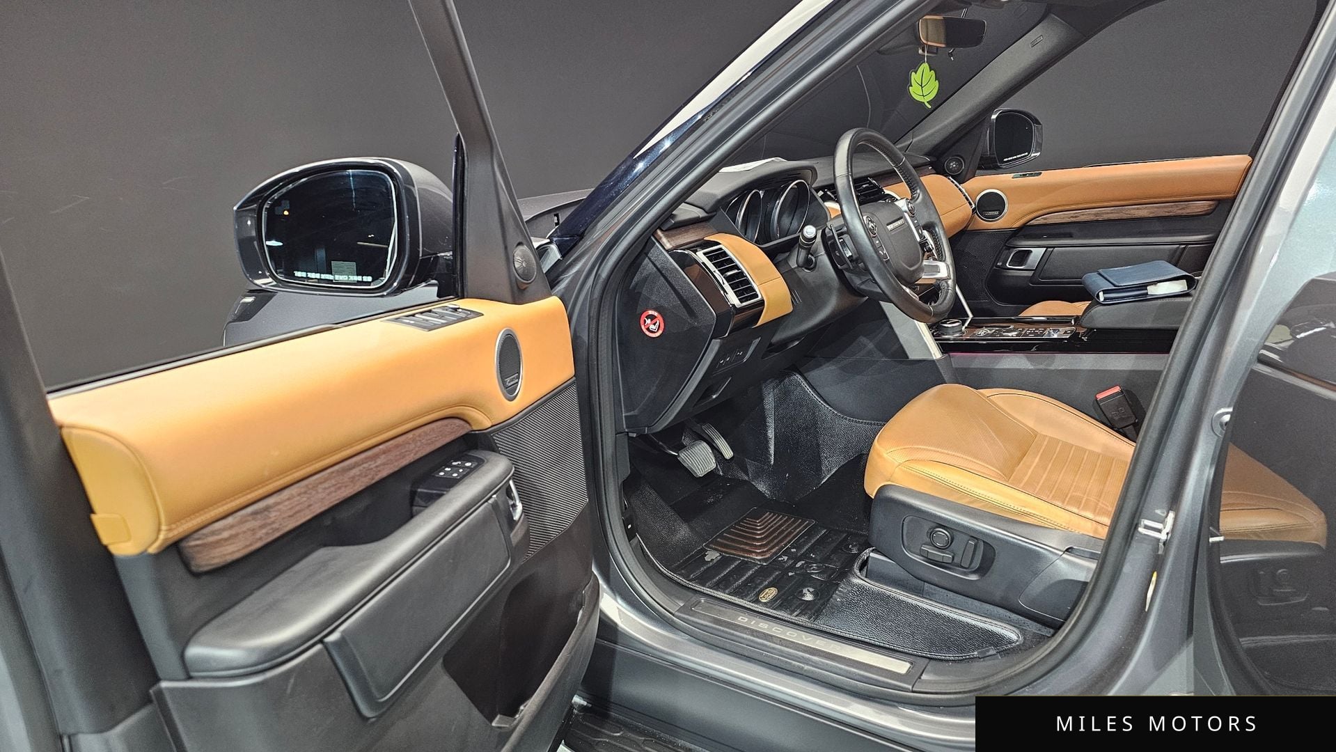 Land Rover Discovery 2017 — миниатюра 11